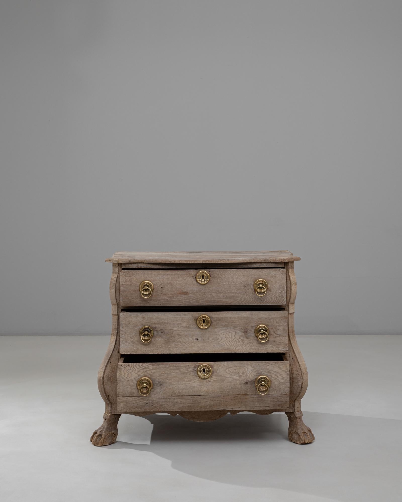 Olandese Cassettiera a bombe in Oak olandese del 1920 in vendita