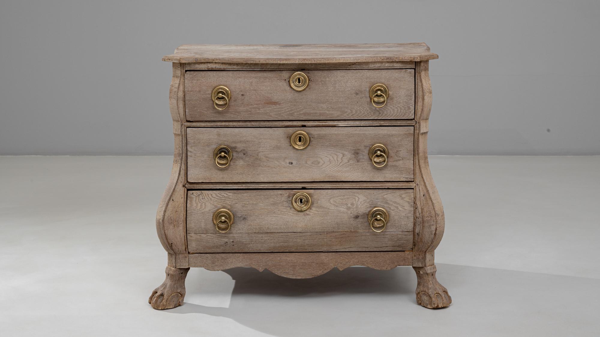 Quercia Cassettiera a bombe in Oak olandese del 1920 in vendita