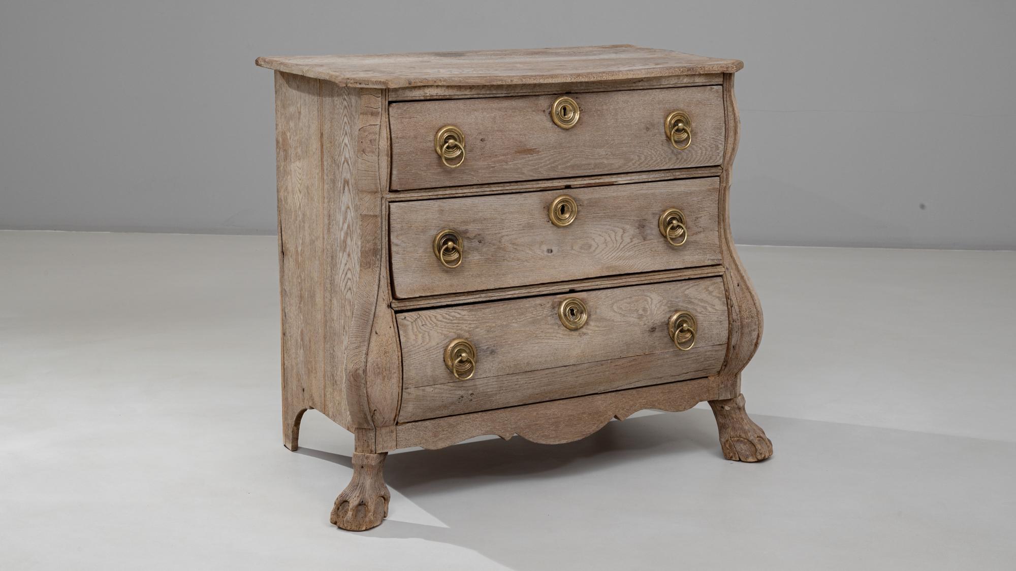 Cassettiera a bombe in Oak olandese del 1920 in vendita 1