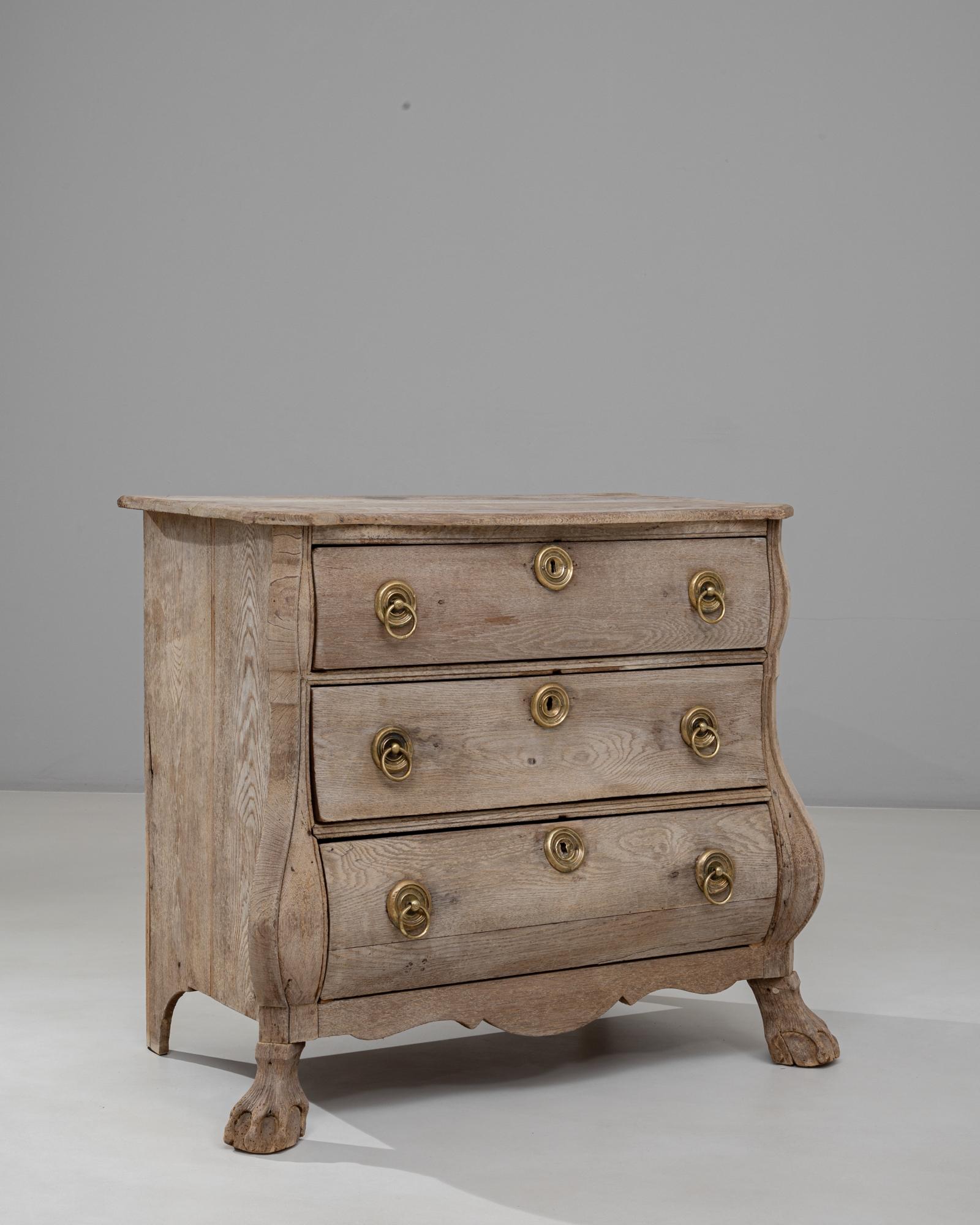 Cassettiera a bombe in Oak olandese del 1920 in vendita 2