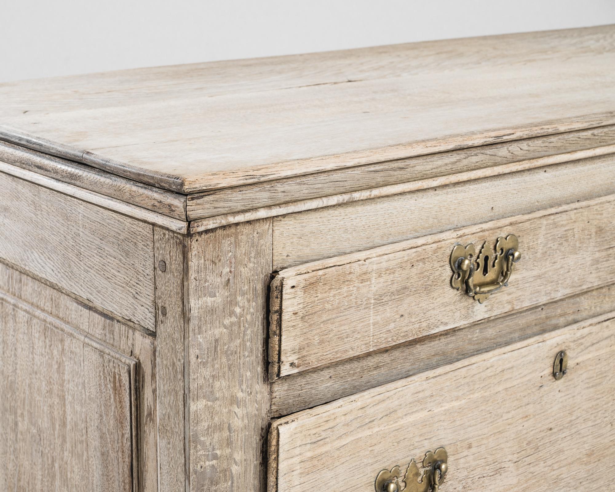 Hand-Carved 1820s English Bleached Oak Chest of Drawers