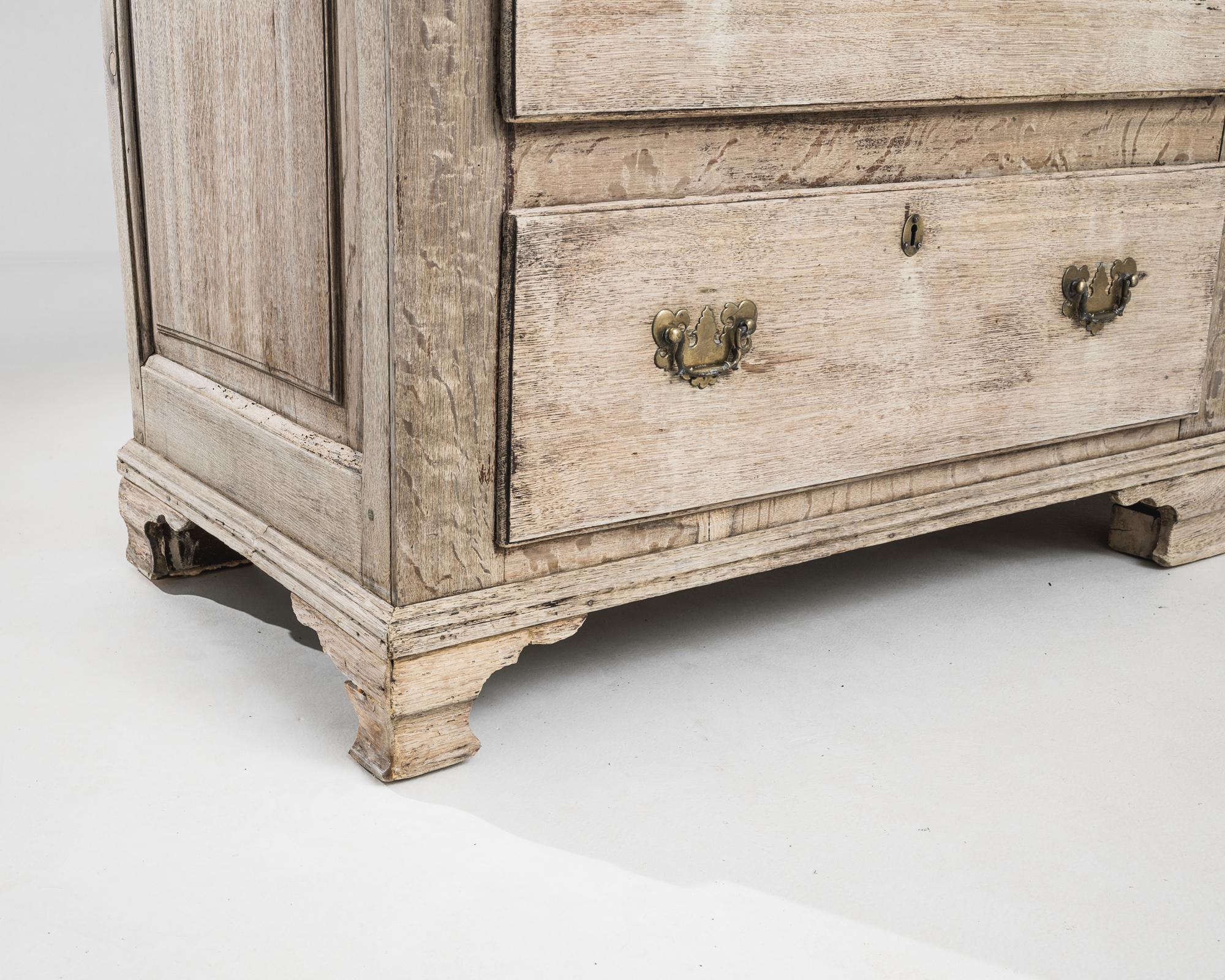 19th Century 1820s English Bleached Oak Chest of Drawers