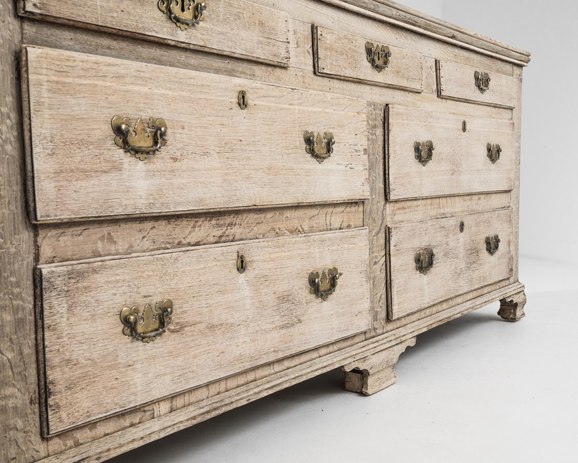 Wood 1820s English Bleached Oak Chest of Drawers