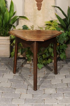 1820s English Georgian Oak Cricket Table with Polygonal Top and Valanced Apron