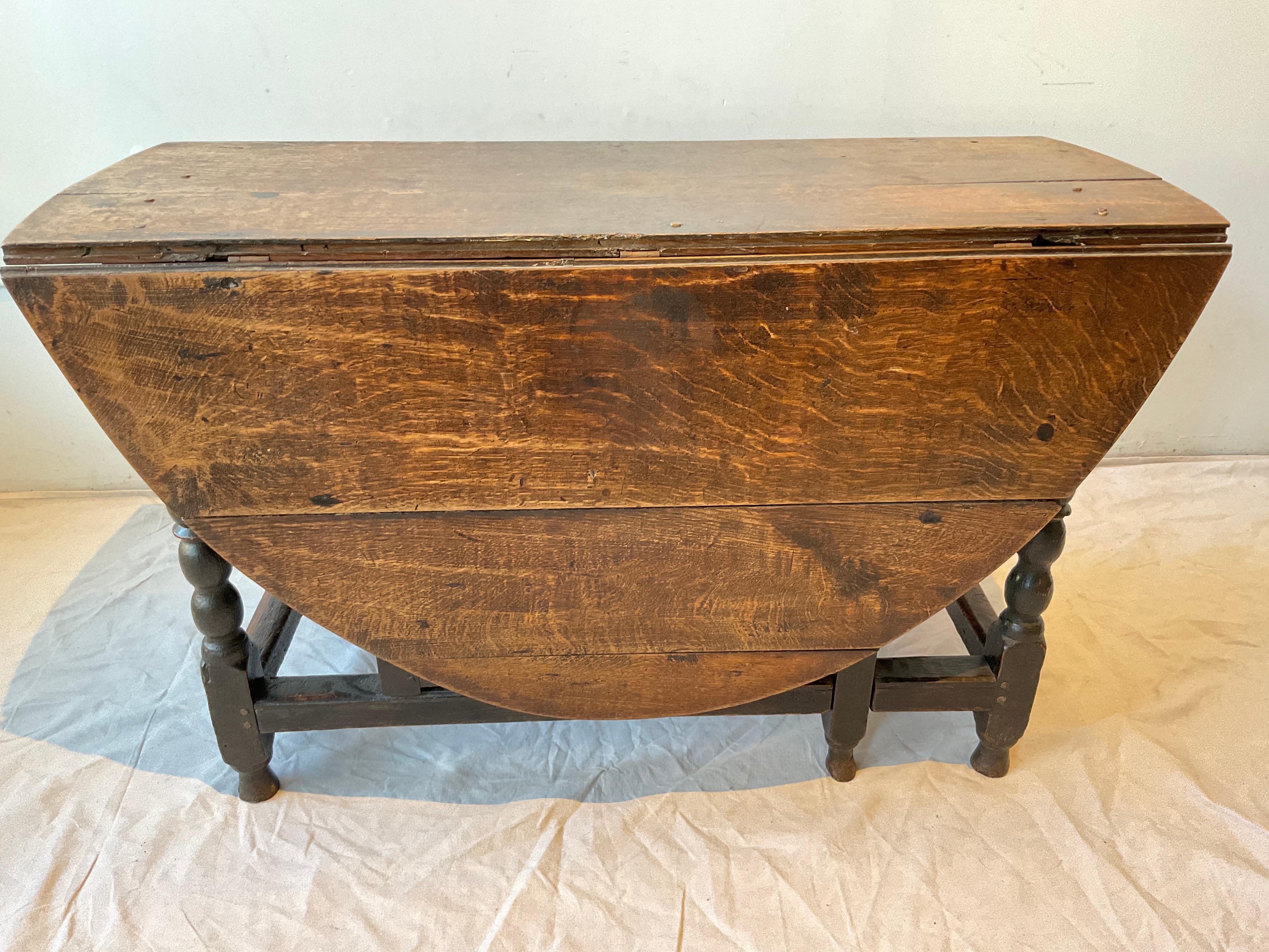 1820s English William And Mary Gateleg Table For Sale 7