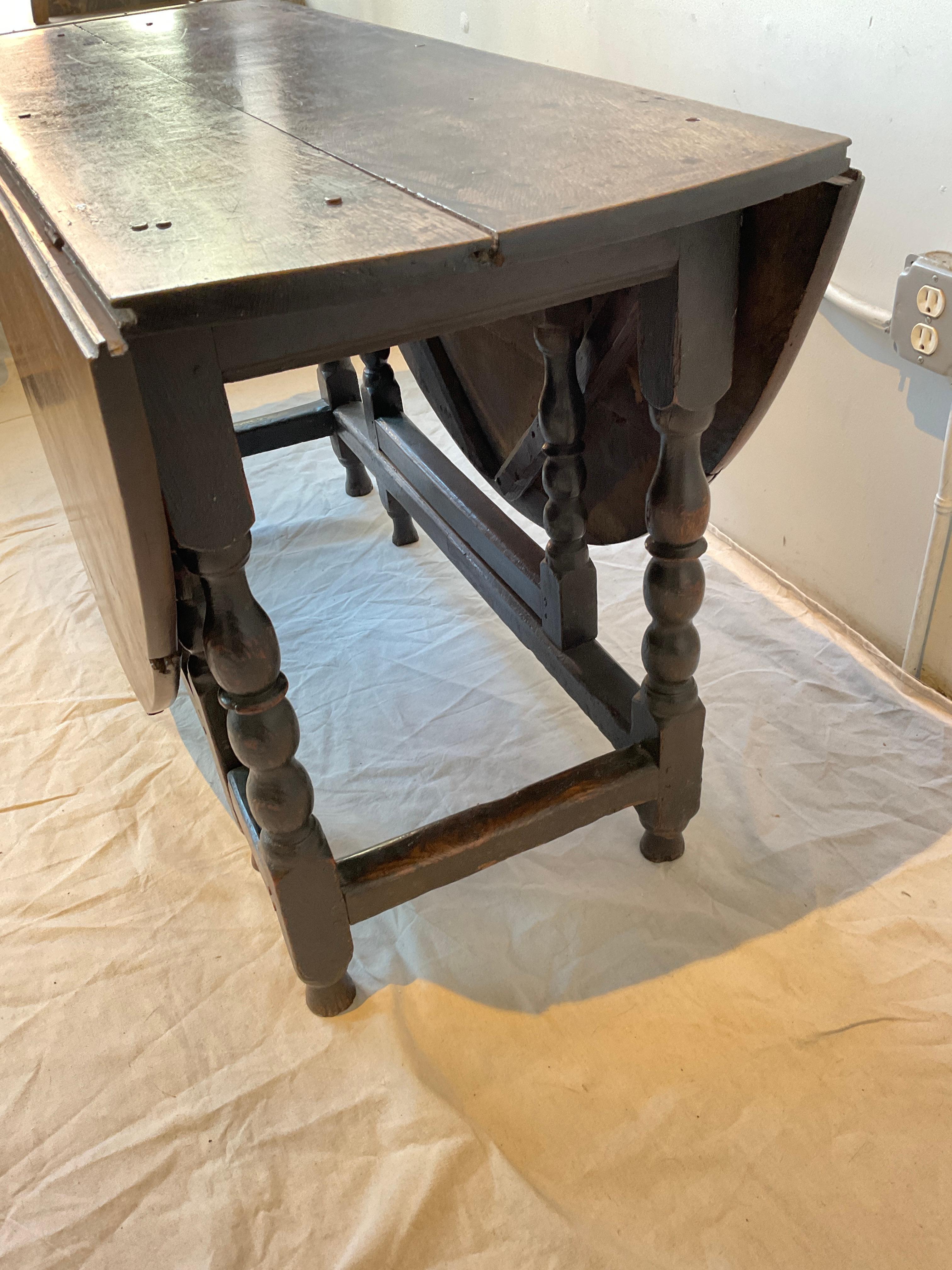 1820s English William And Mary Gateleg Table For Sale 8