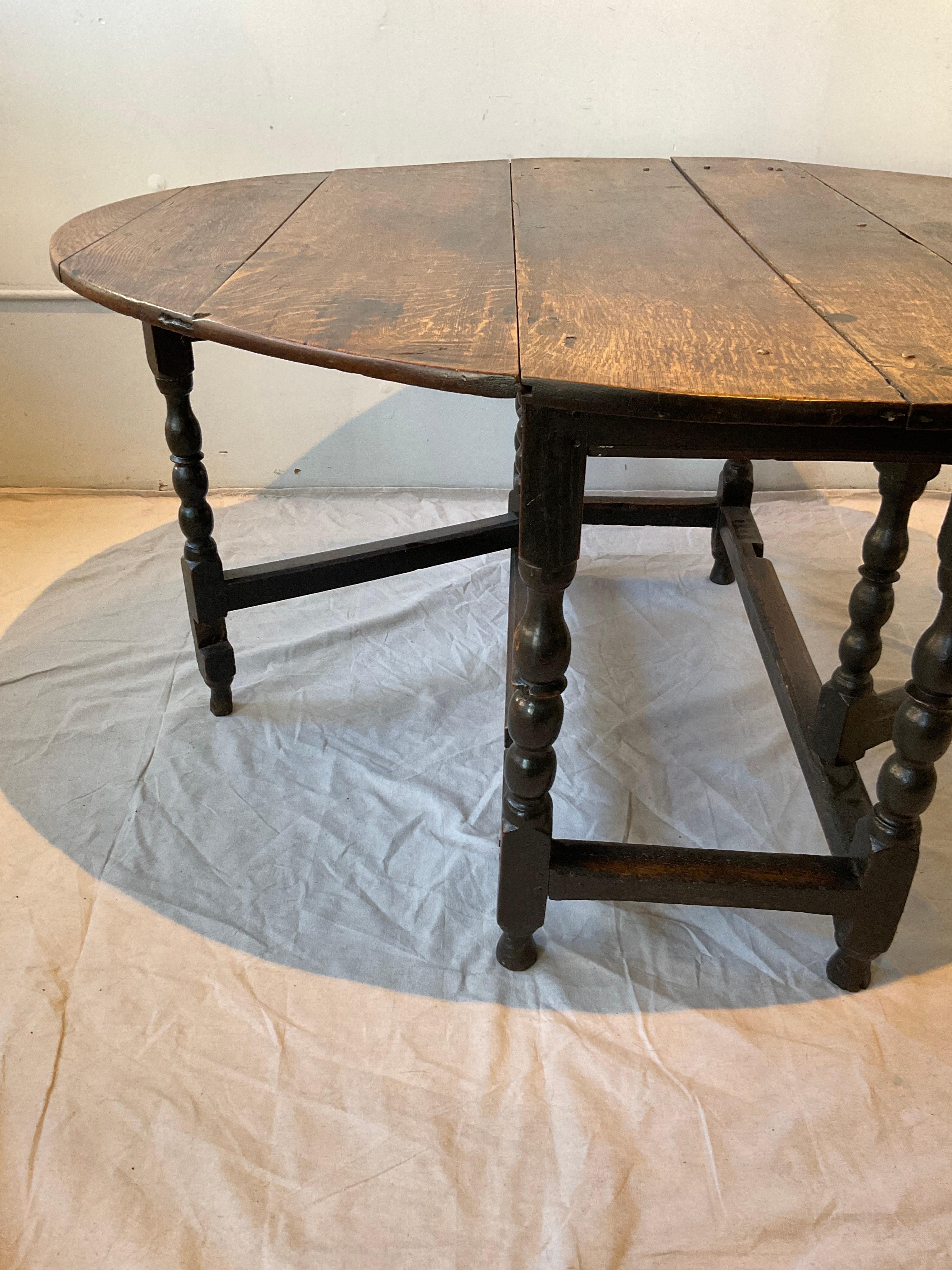 1820s English William And Mary Gateleg Table For Sale 2