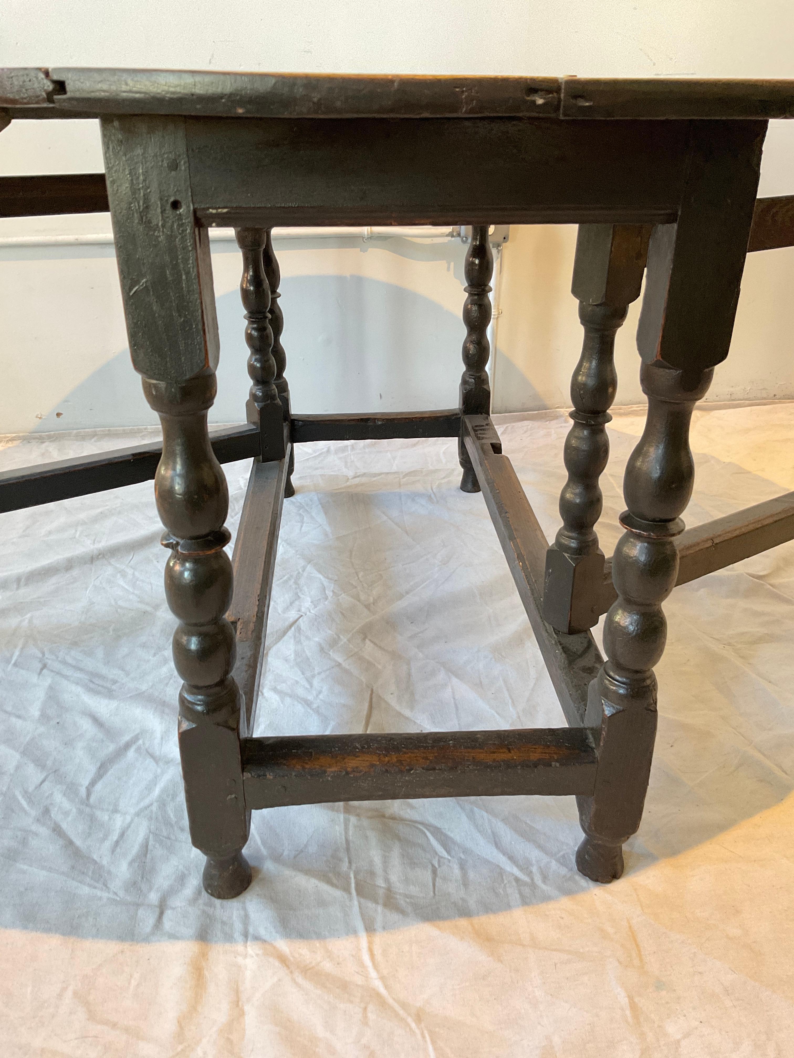 1820s English William And Mary Gateleg Table For Sale 3