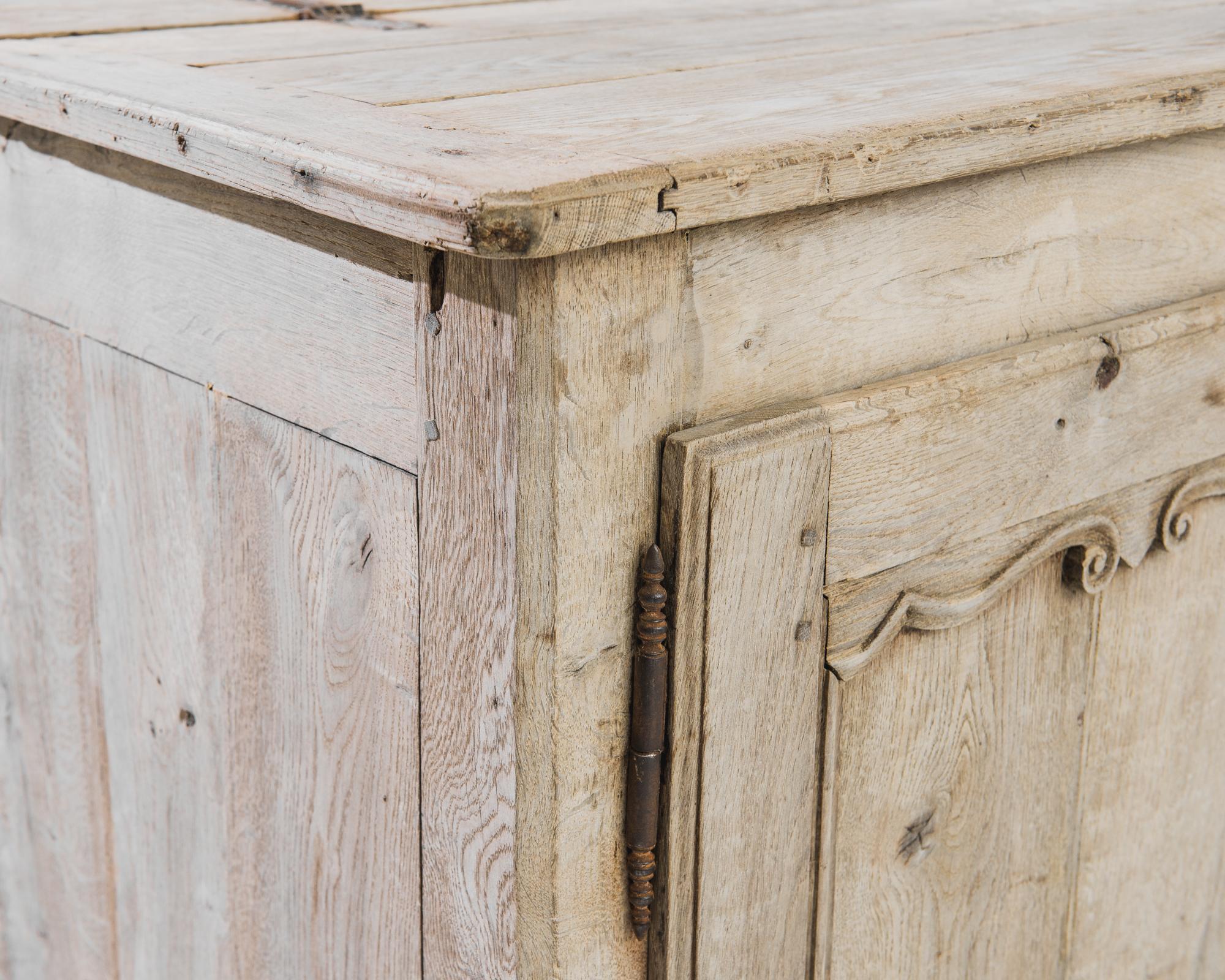 Sbiancato Buffet francese del 1820 in Oak sbiancato in vendita