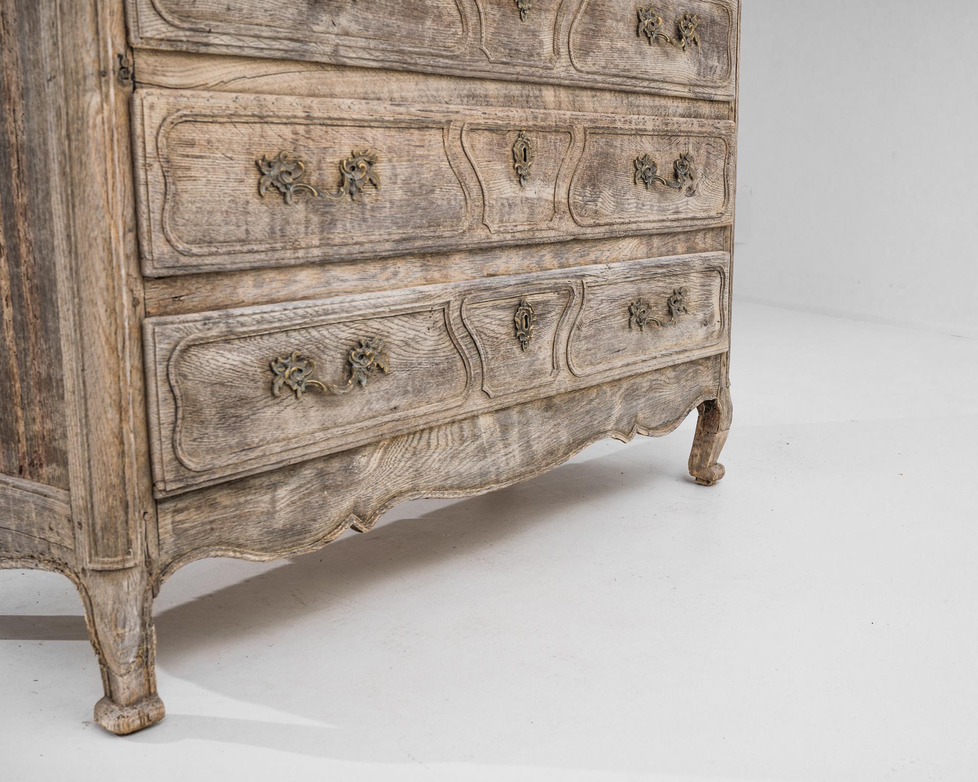 19th Century 1820s French Bleached Oak Chest of Drawers