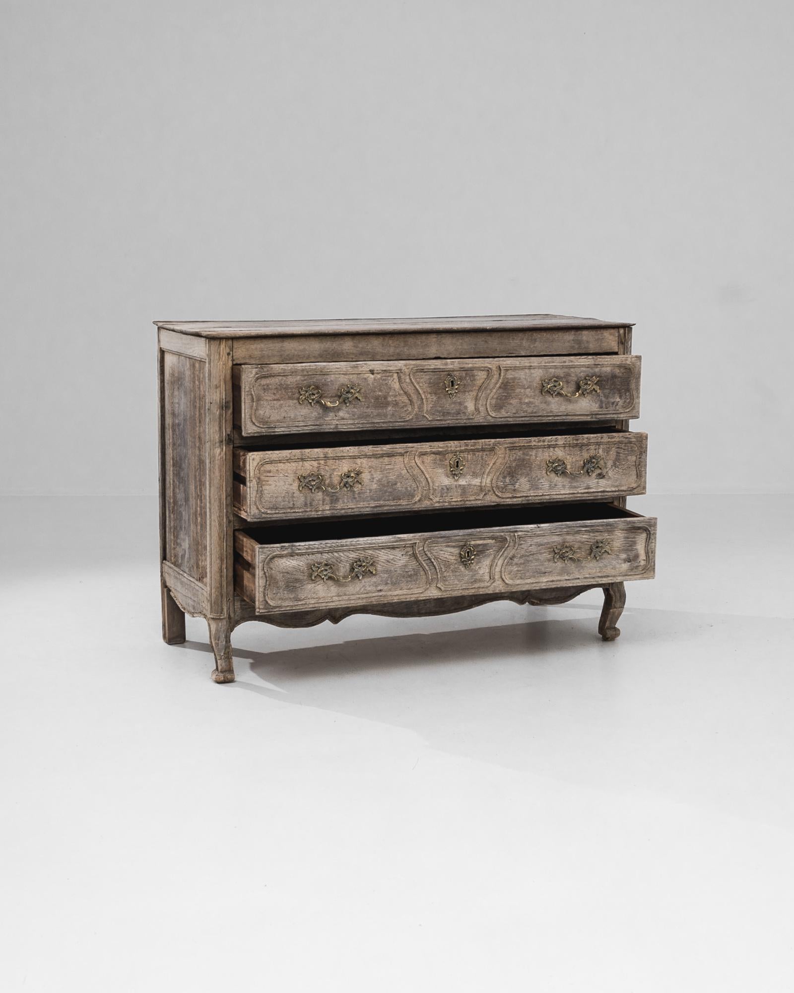 1820s French Bleached Oak Chest of Drawers 3