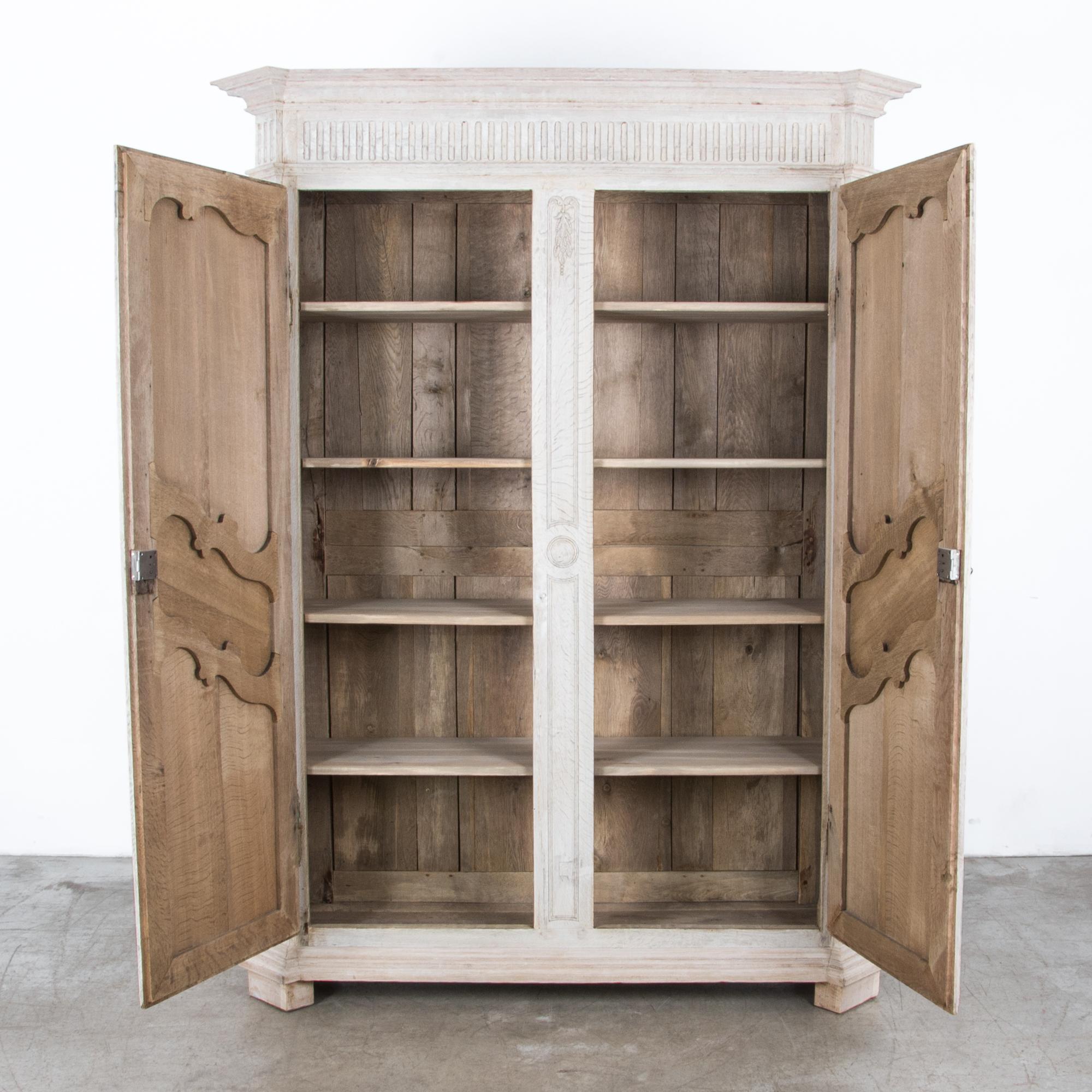 1820s French Bleached Oak Wardrobe In Good Condition In High Point, NC