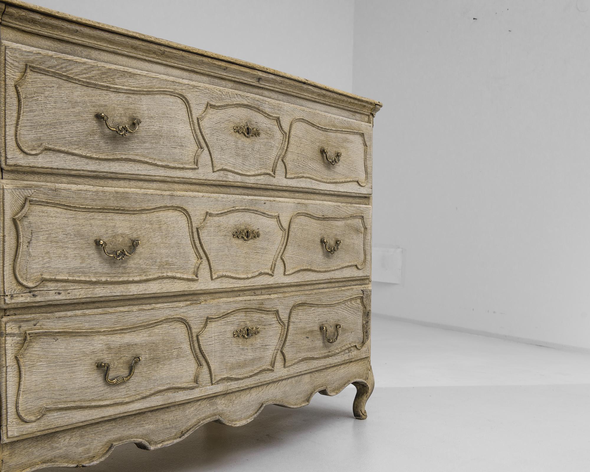 1820s French Oak Chest of Drawers 2
