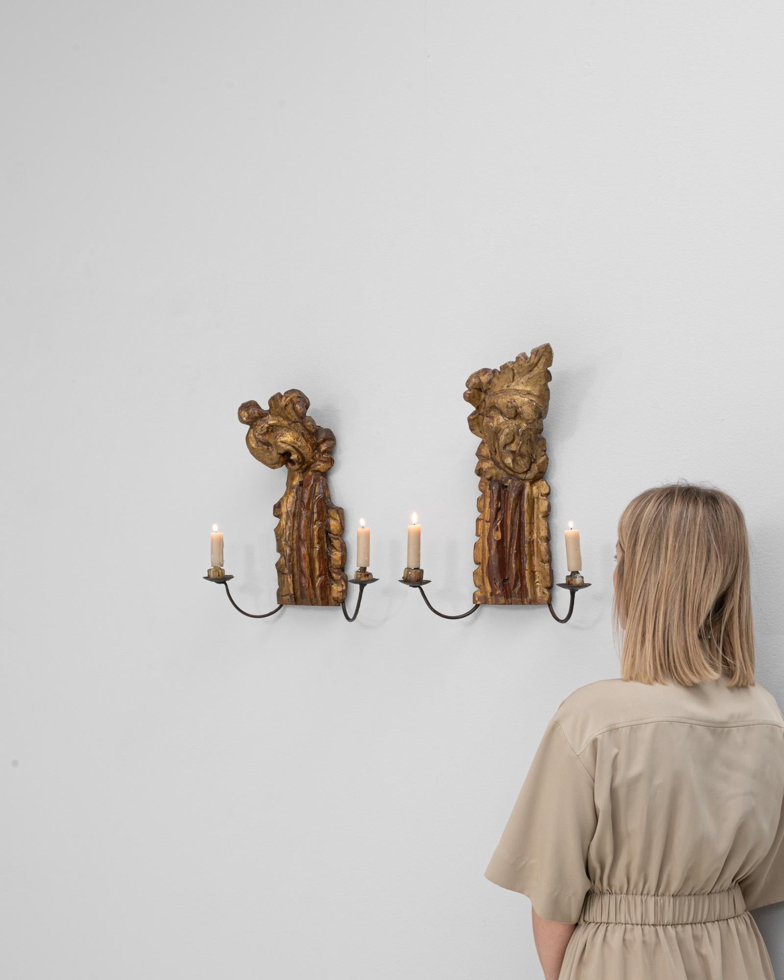 Metal 1820s French Pair of Italian Baroque Giltwood Fragment Sconces For Sale