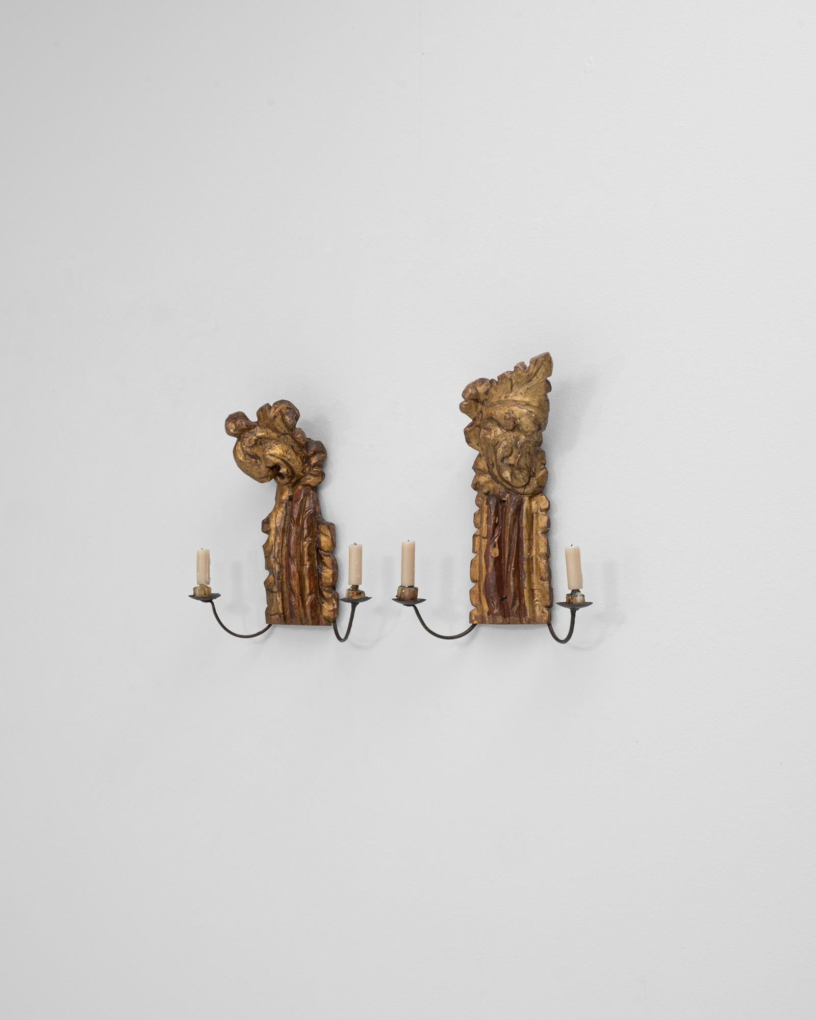 1820s French Pair of Italian Baroque Giltwood Fragment Sconces For Sale 1