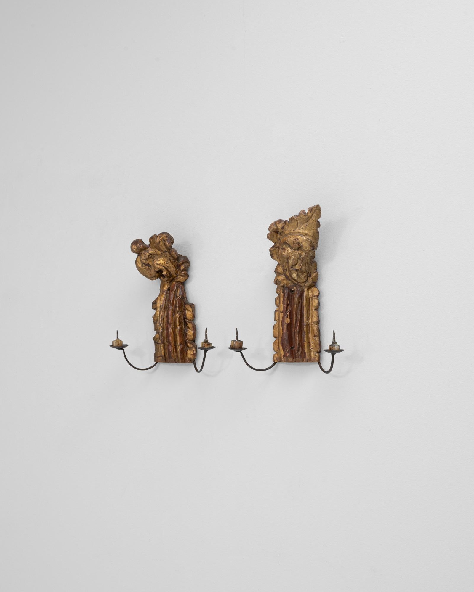 1820s French Pair of Italian Baroque Giltwood Fragment Sconces For Sale 2