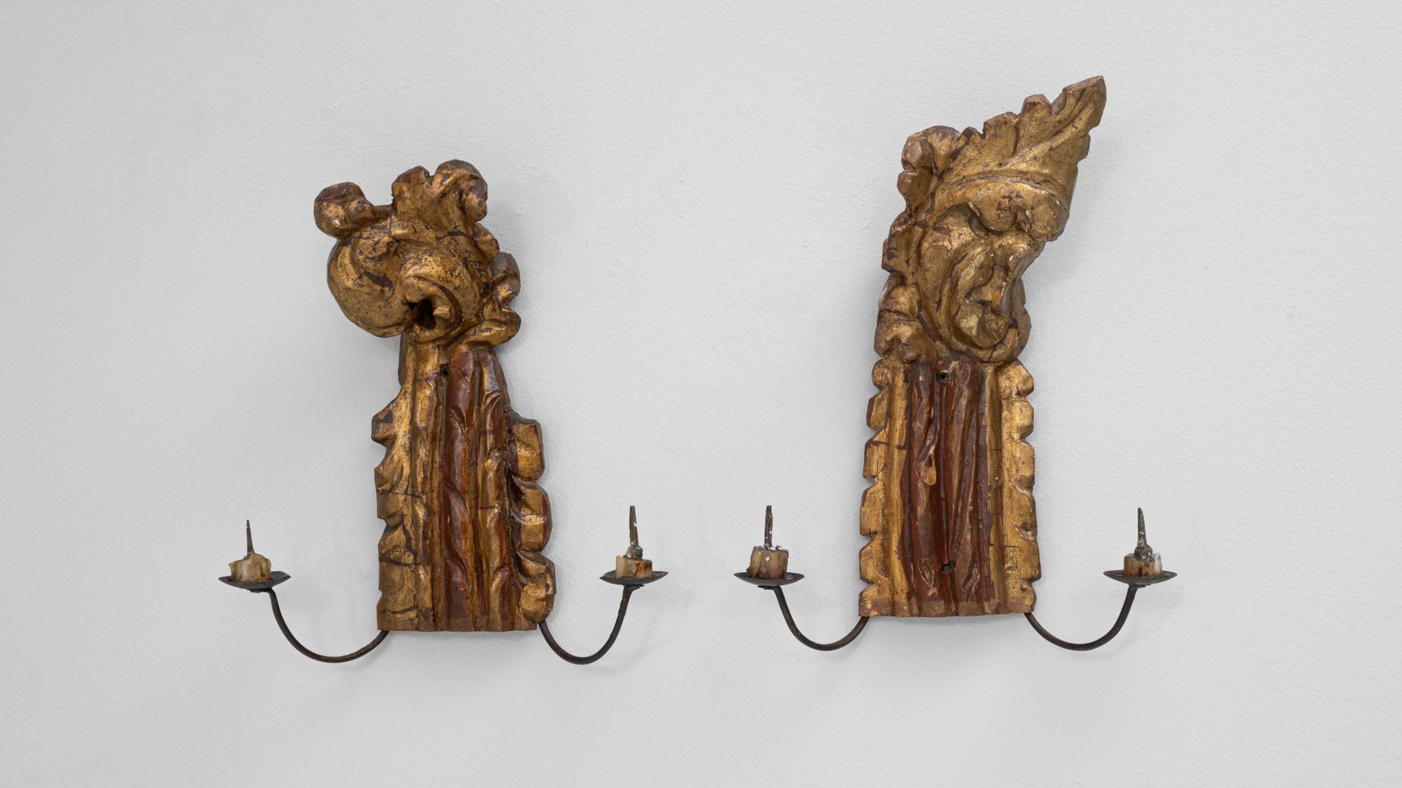 1820s French Pair of Italian Baroque Giltwood Fragment Sconces For Sale 4