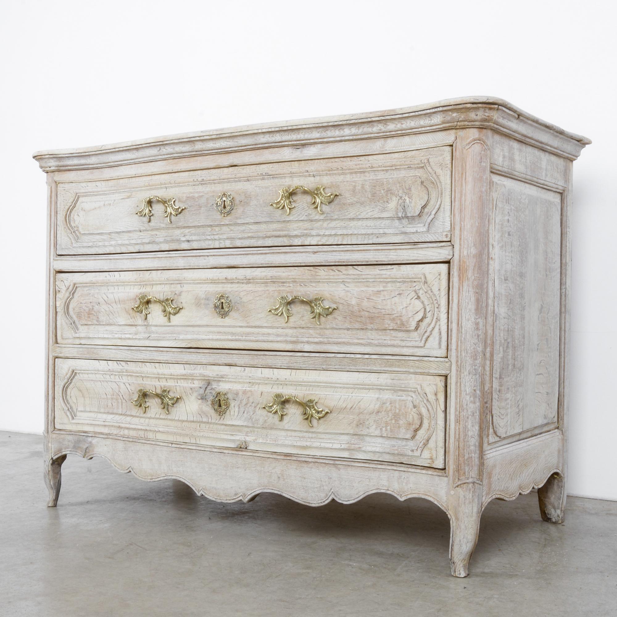 1820s French Provincial Oak Chest of Drawers 2