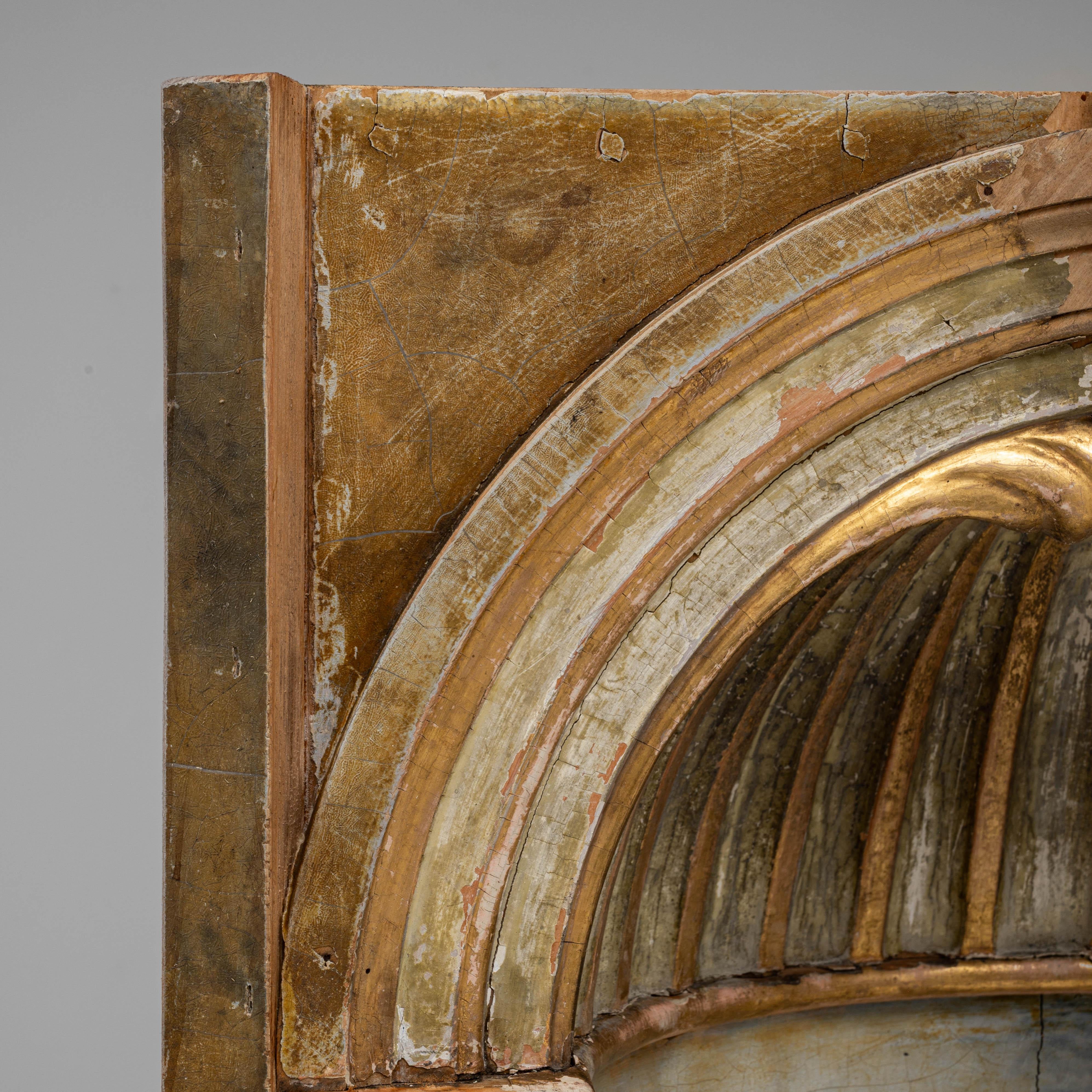 Niche en bois patiné français des années 1820 en vente 4