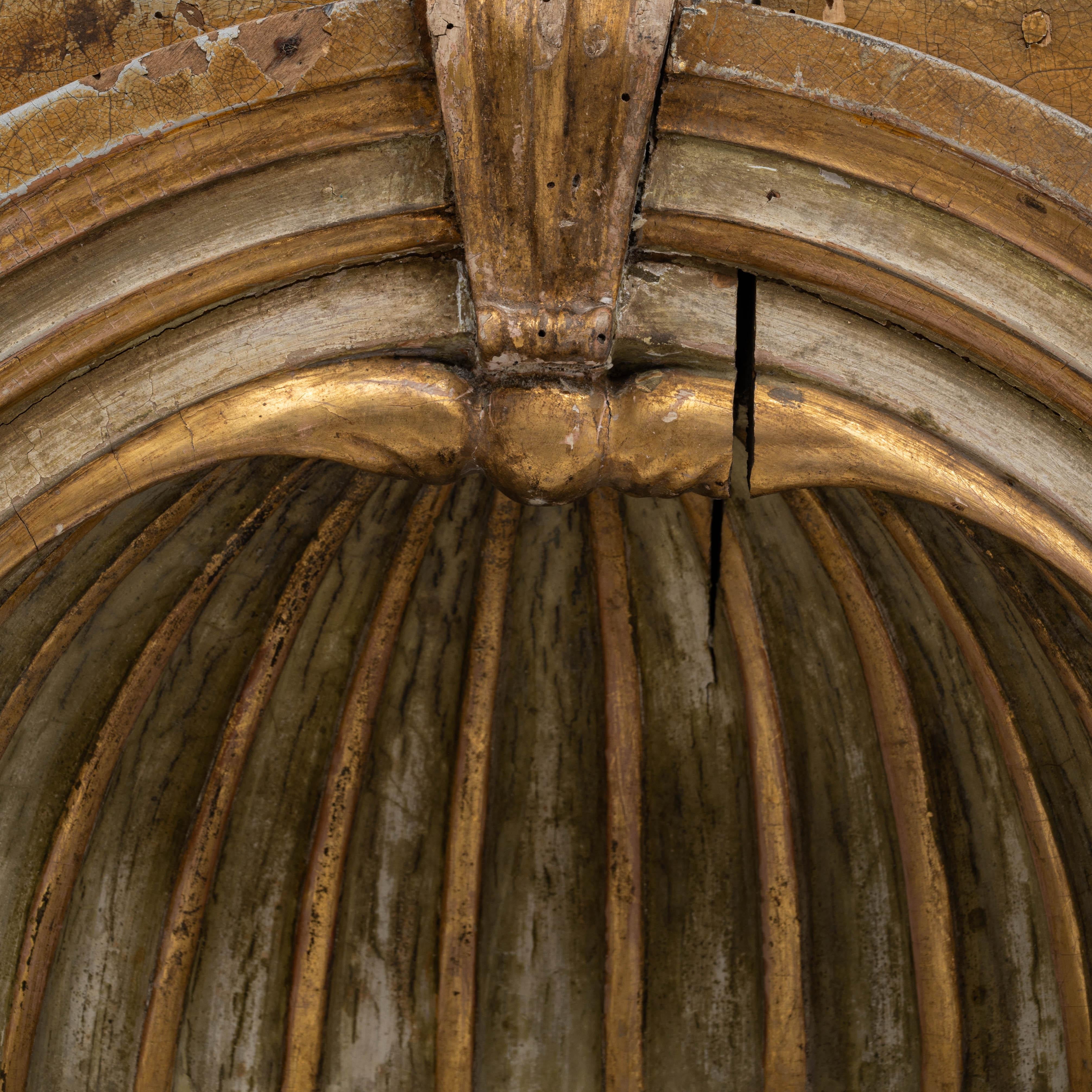 Niche en bois patiné français des années 1820 en vente 6