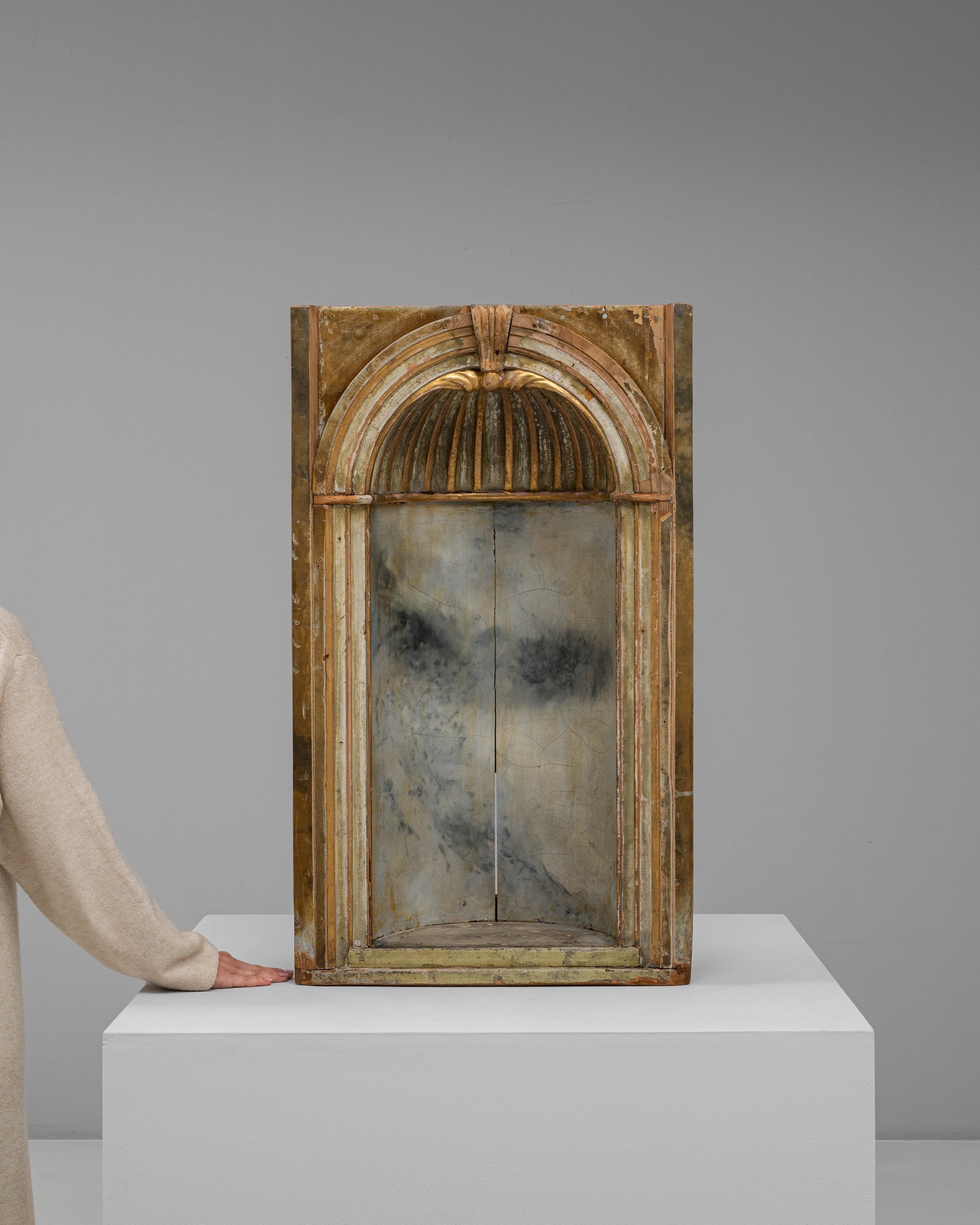 Français Niche en bois patiné français des années 1820 en vente