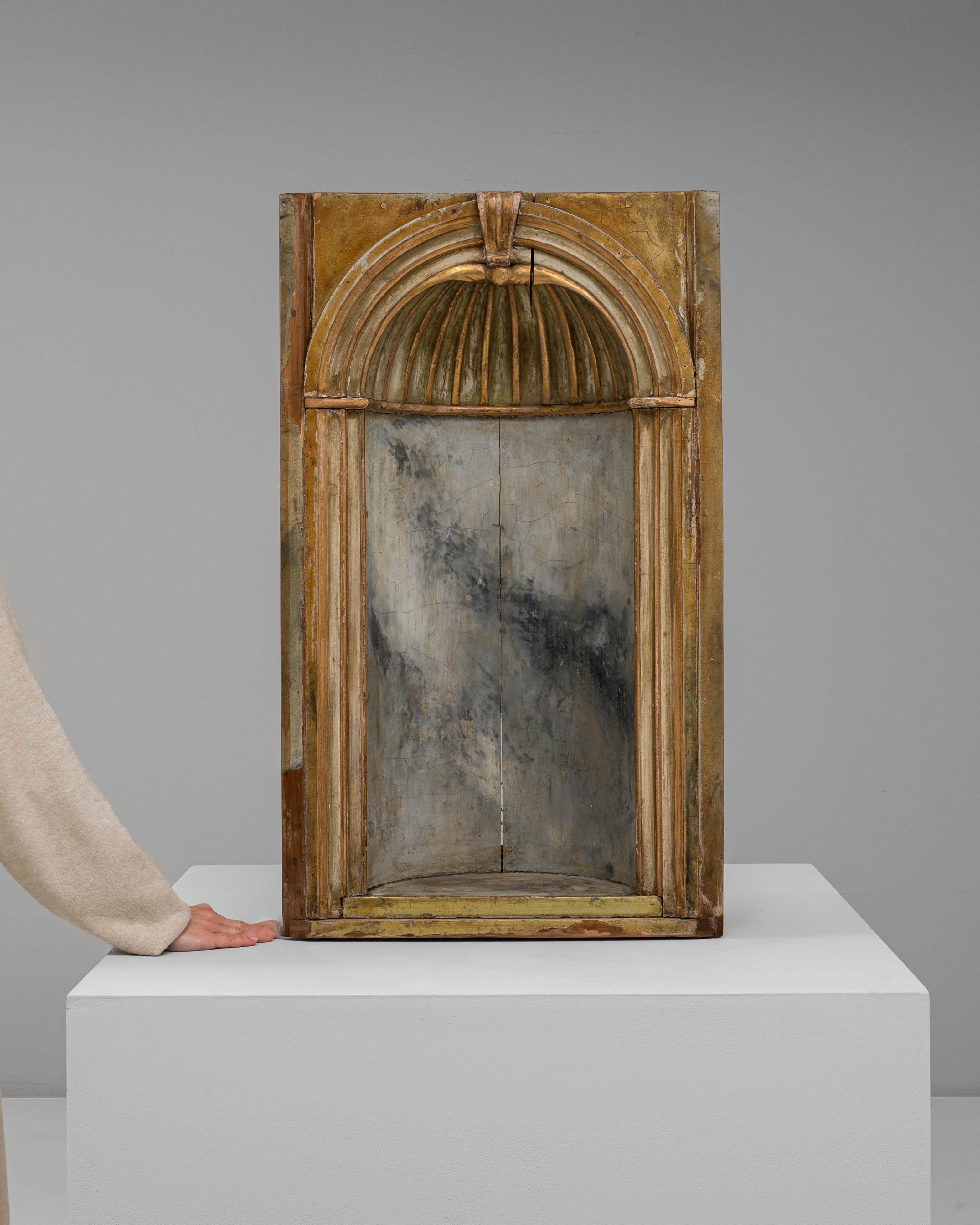 Français Niche en bois patiné français des années 1820 en vente