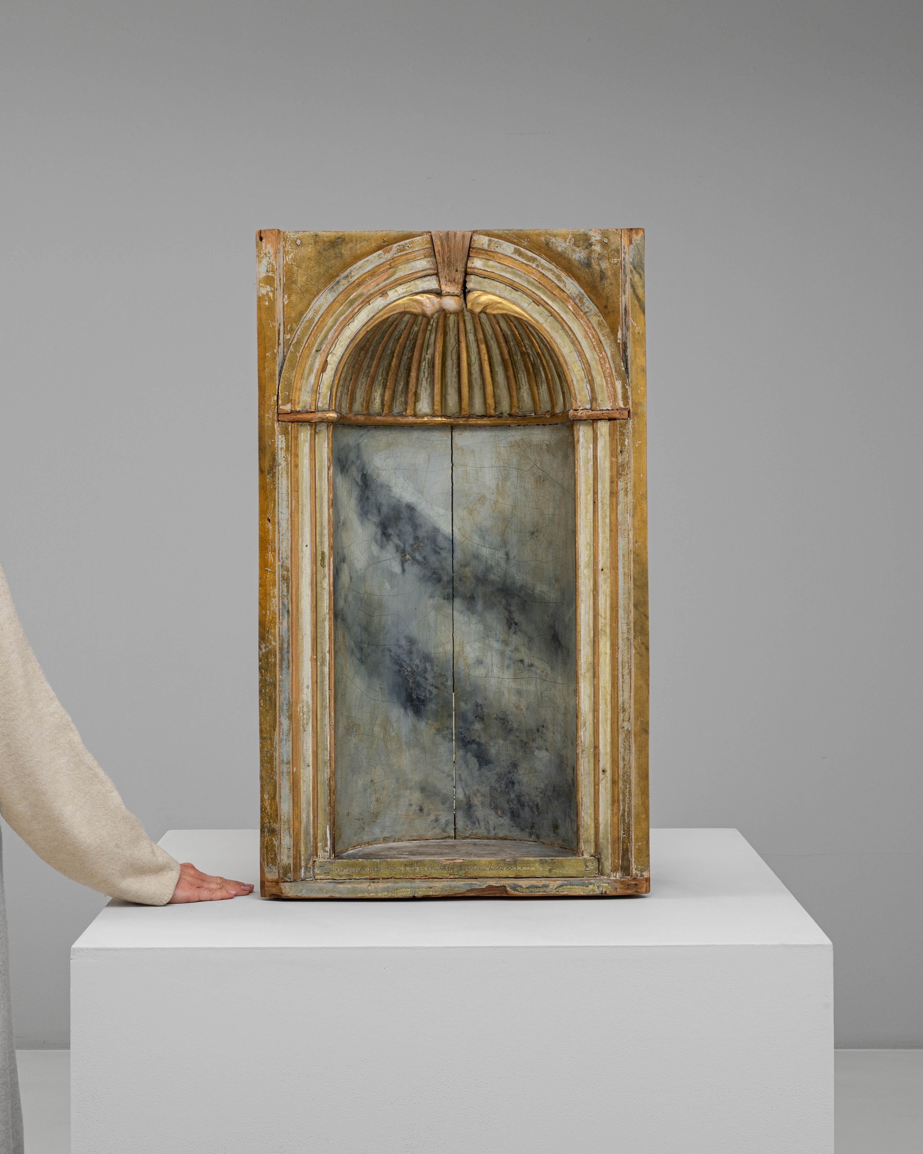 Français Niche en bois patiné français des années 1820 en vente