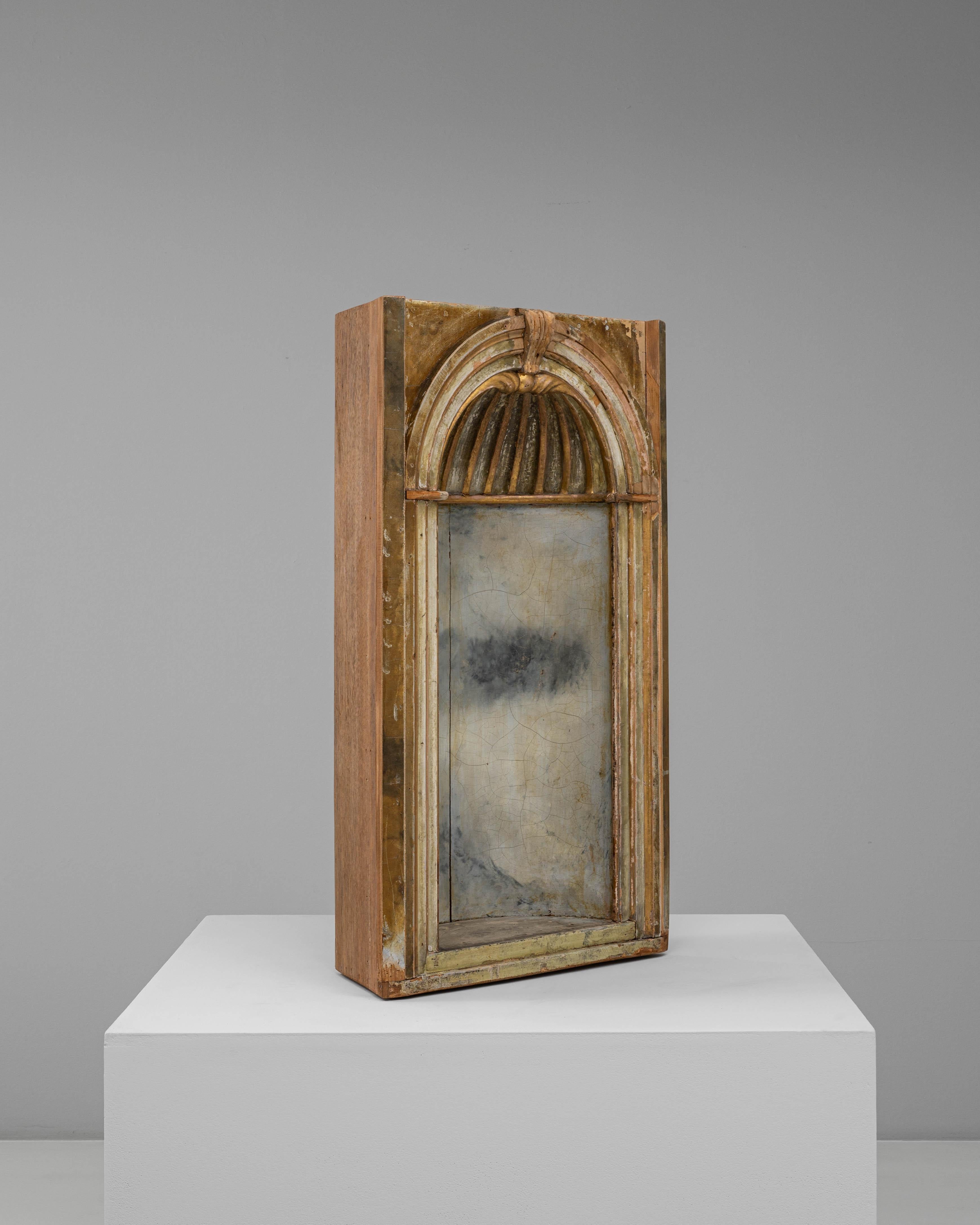 Niche en bois patiné français des années 1820 Bon état - En vente à High Point, NC