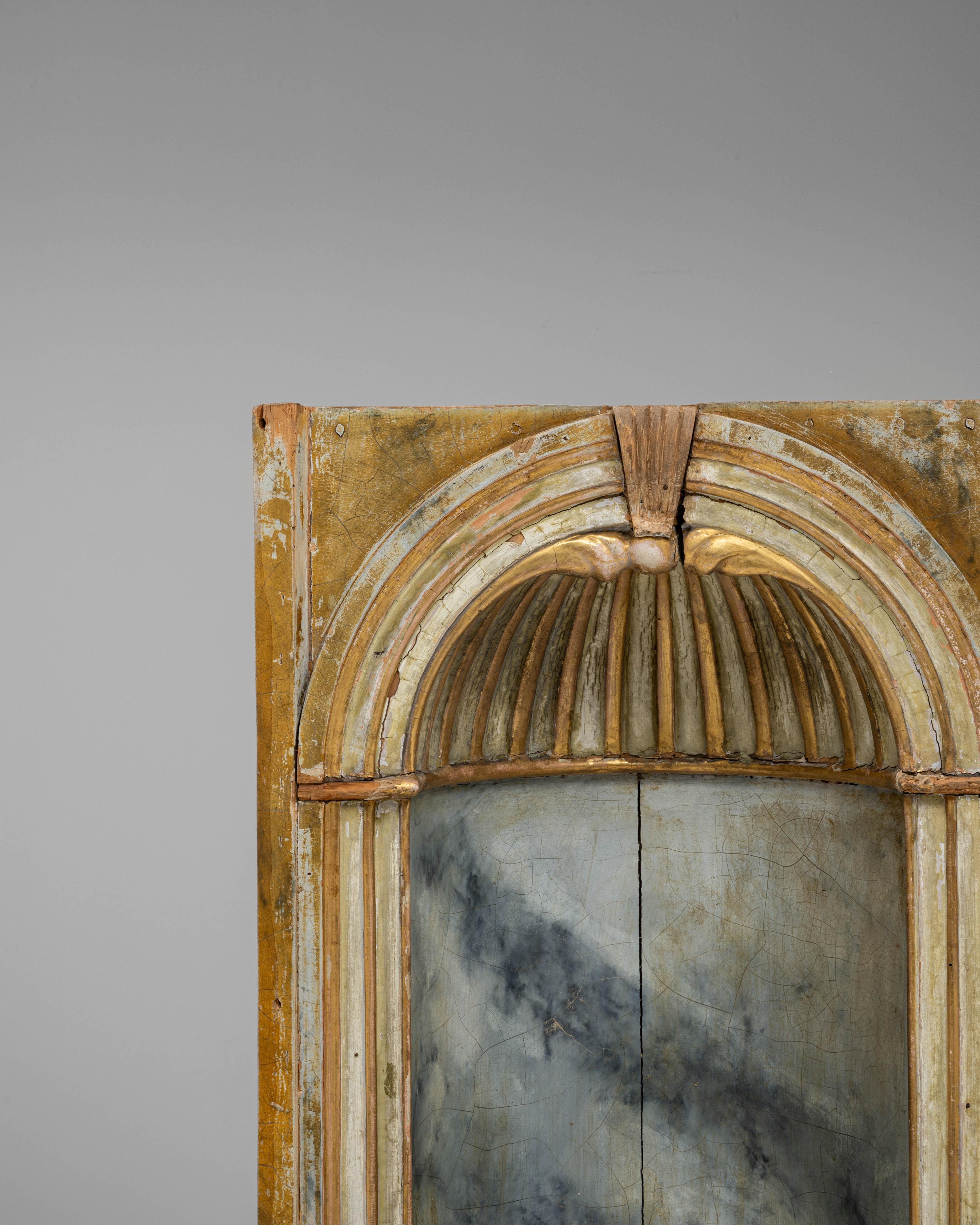 Niche en bois patiné français des années 1820 Bon état - En vente à High Point, NC