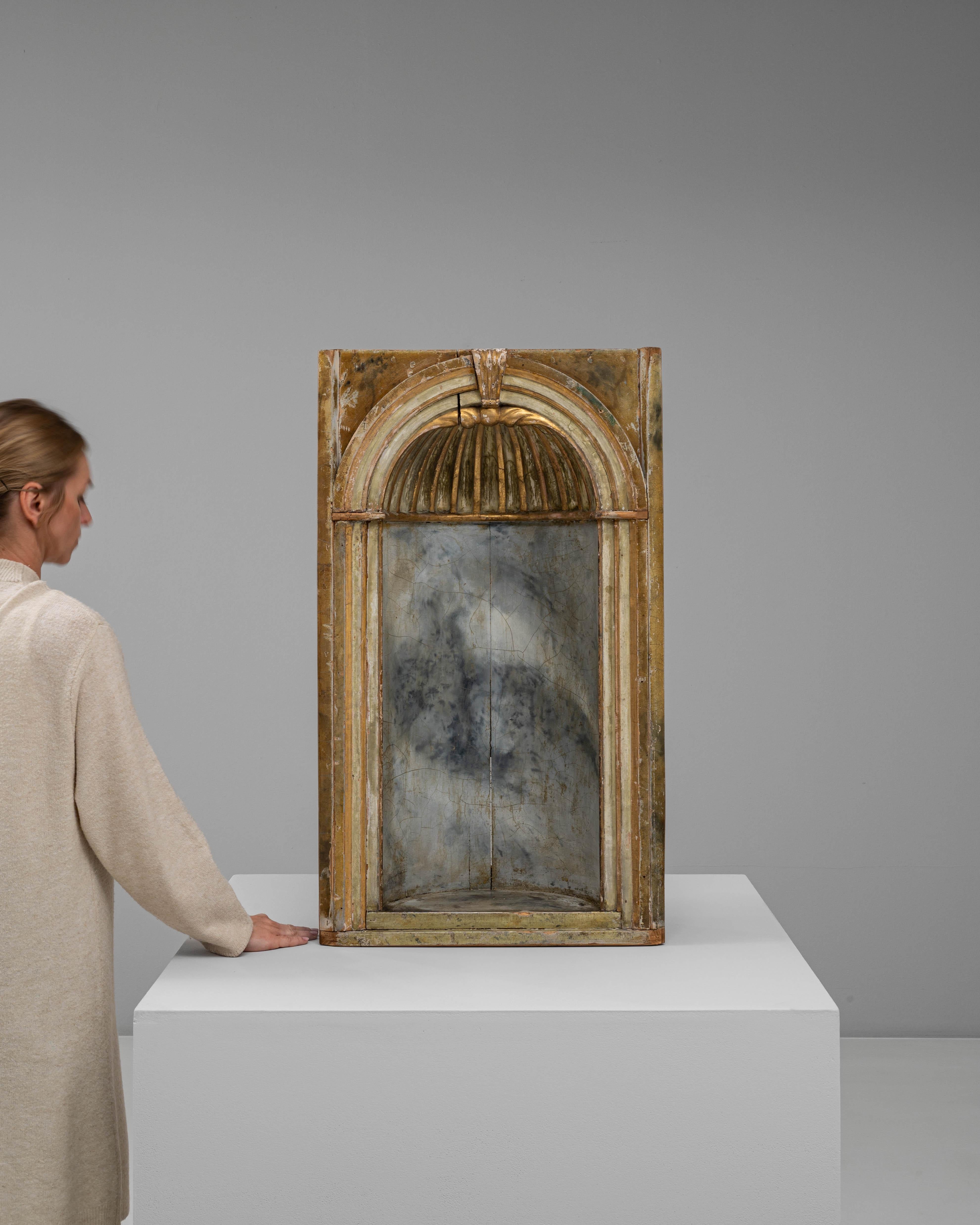 Niche en bois patiné français des années 1820 en vente 1