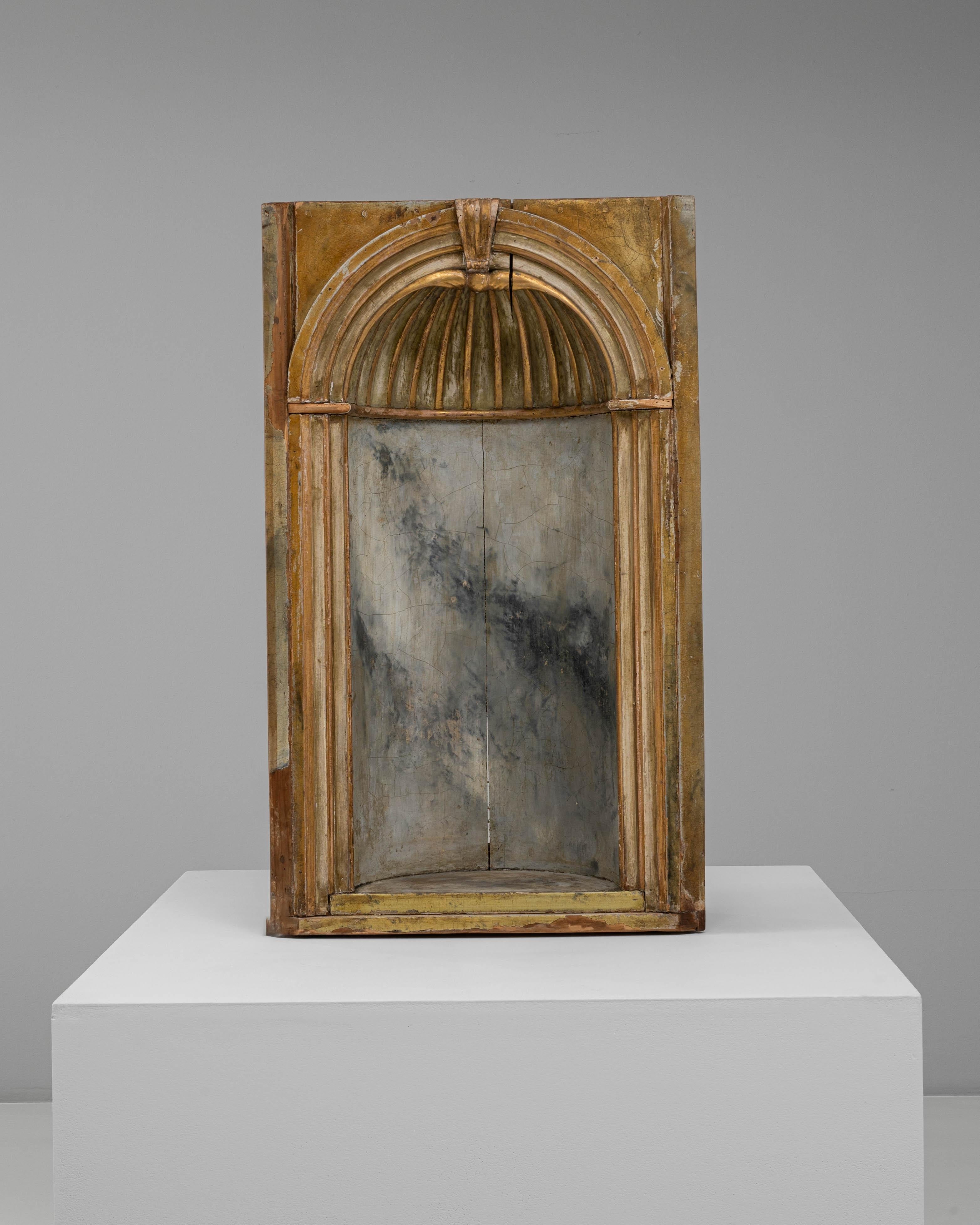 Niche en bois patiné français des années 1820 en vente 2