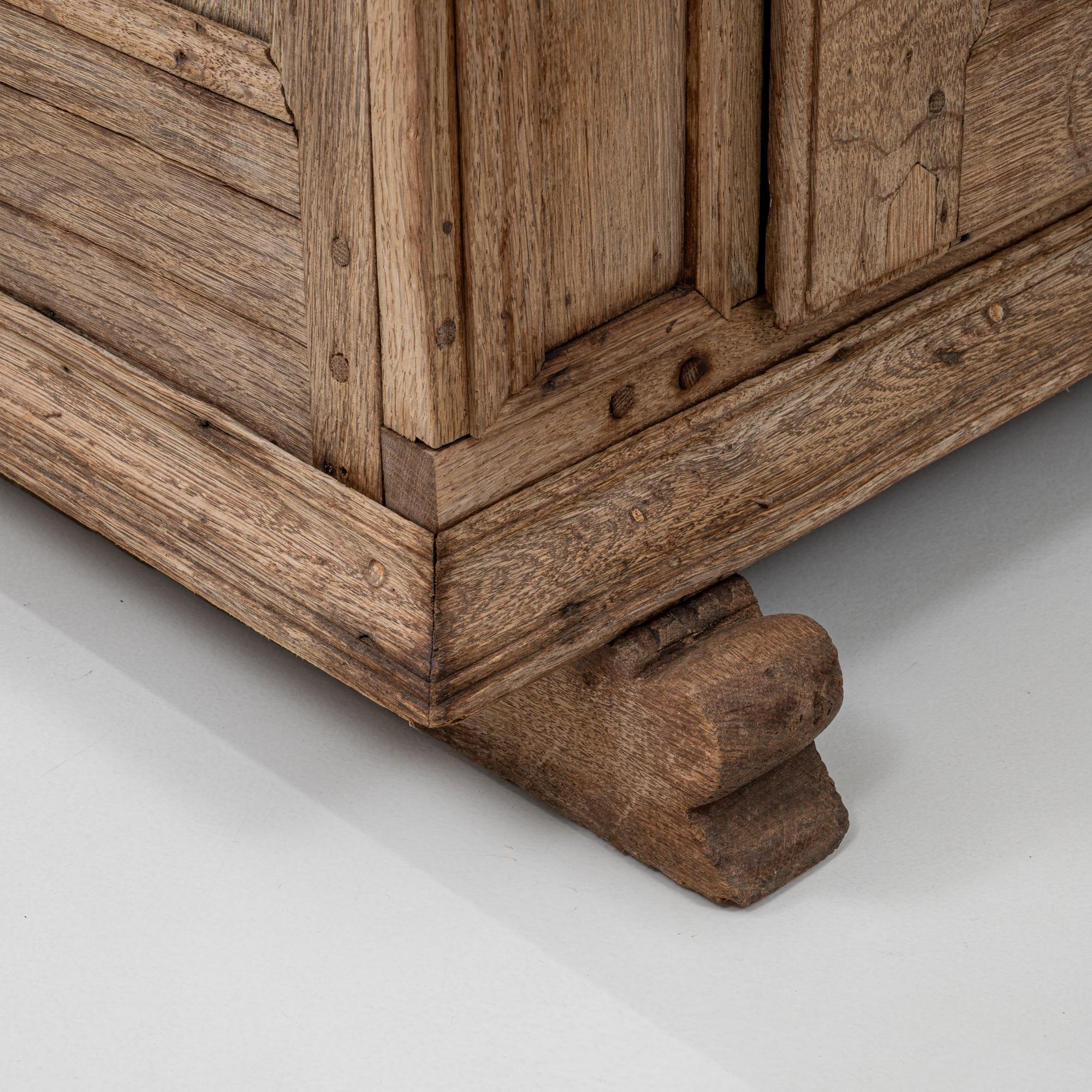 Buffet à une porte de style alpin allemand des années 1820 avec incrustation en forme d'étoile en vente 4