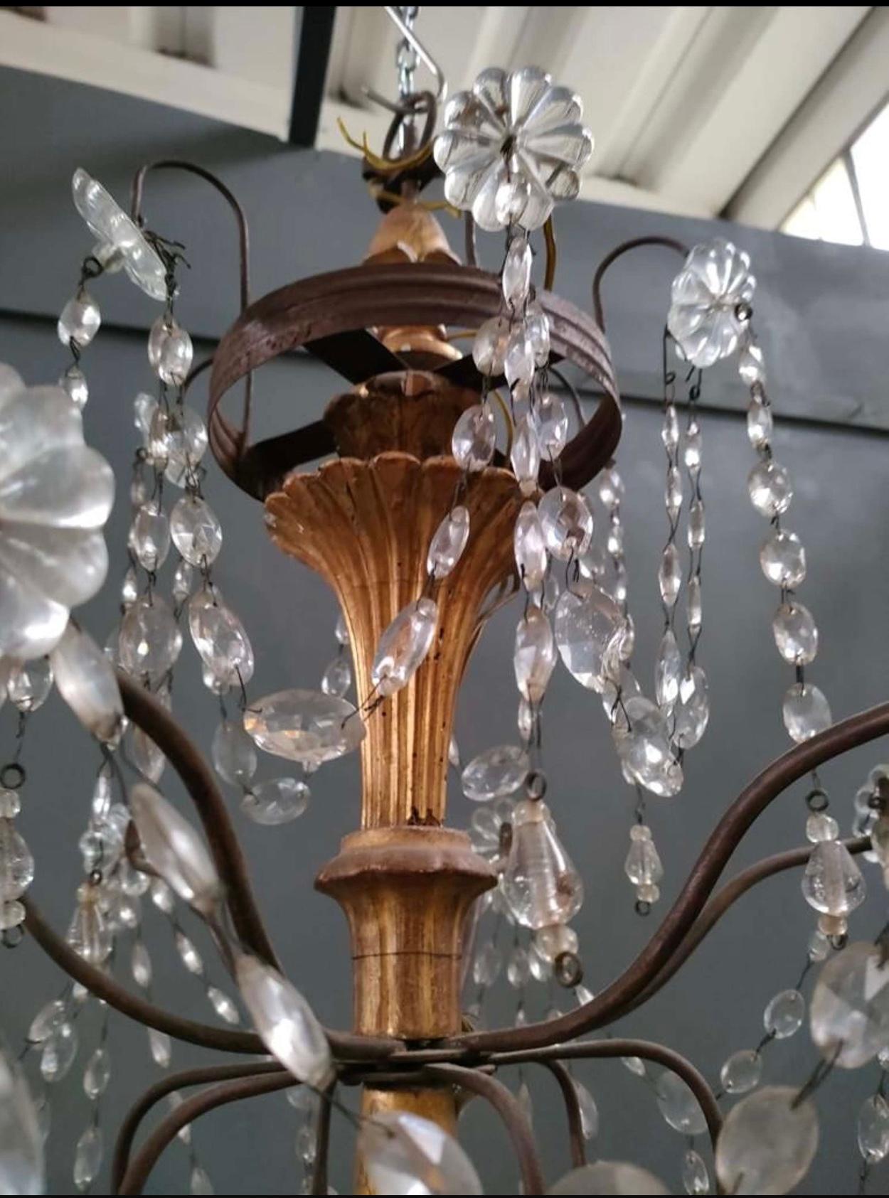 Crystal 1820s Italian Genoese six arm gilt chandelier with glass lustres, drops & beads For Sale
