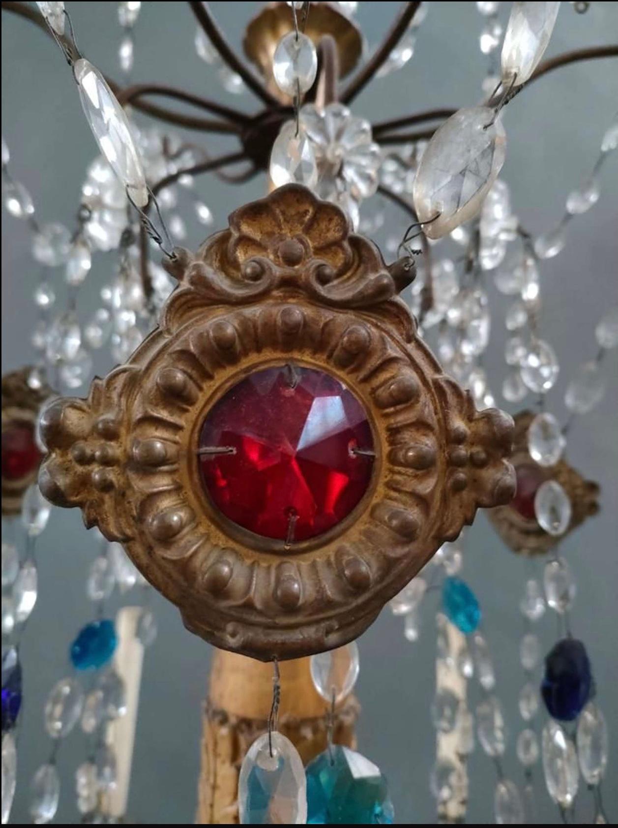 1820s Italian Genoese six arm gilt chandelier with glass lustres, drops & beads For Sale 1