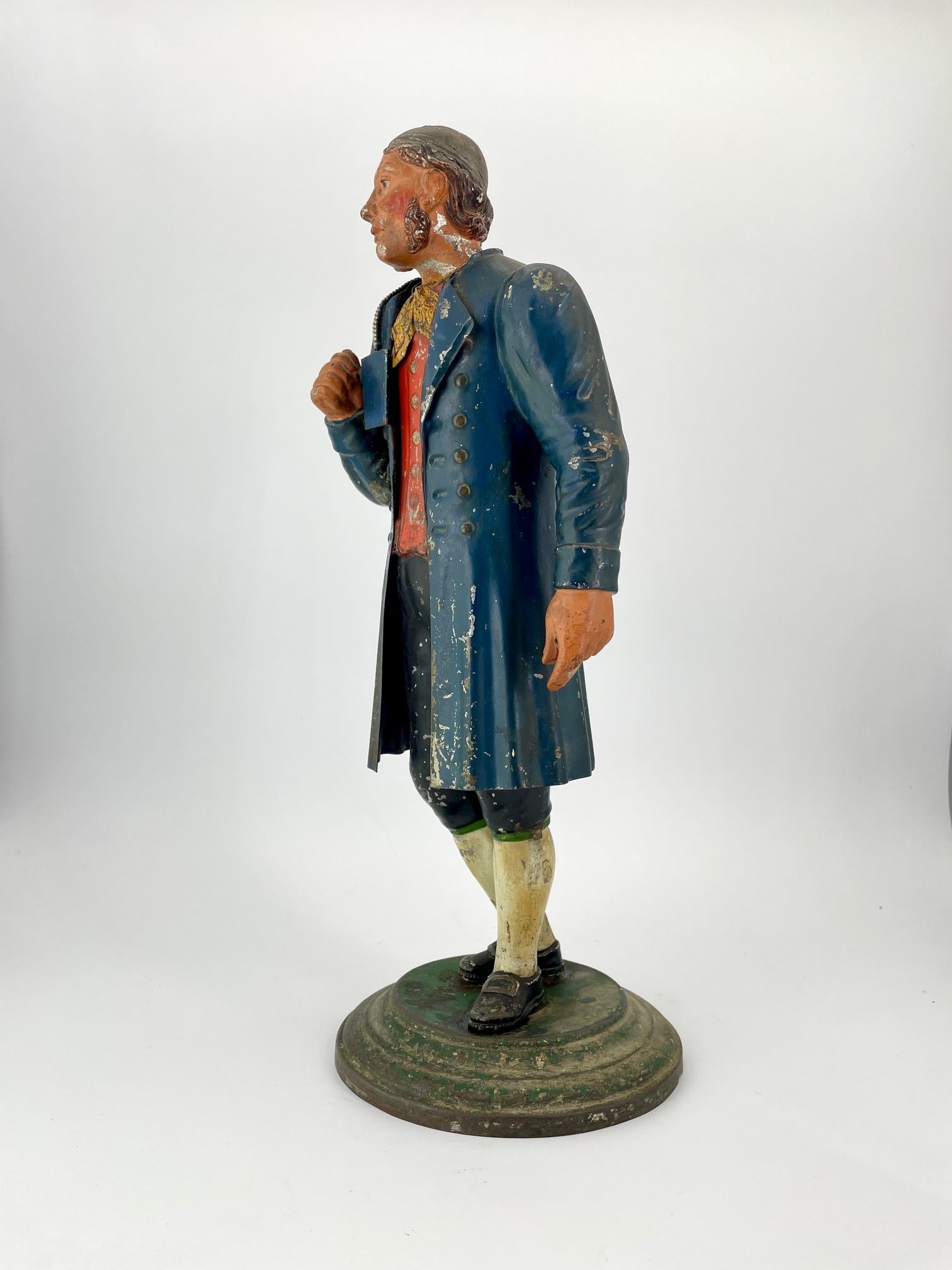 Milieu du XIXe siècle Figurine de gentilhomme colonial en étain peint en polychromie à l'étole tyrolienne des années 1820 en vente