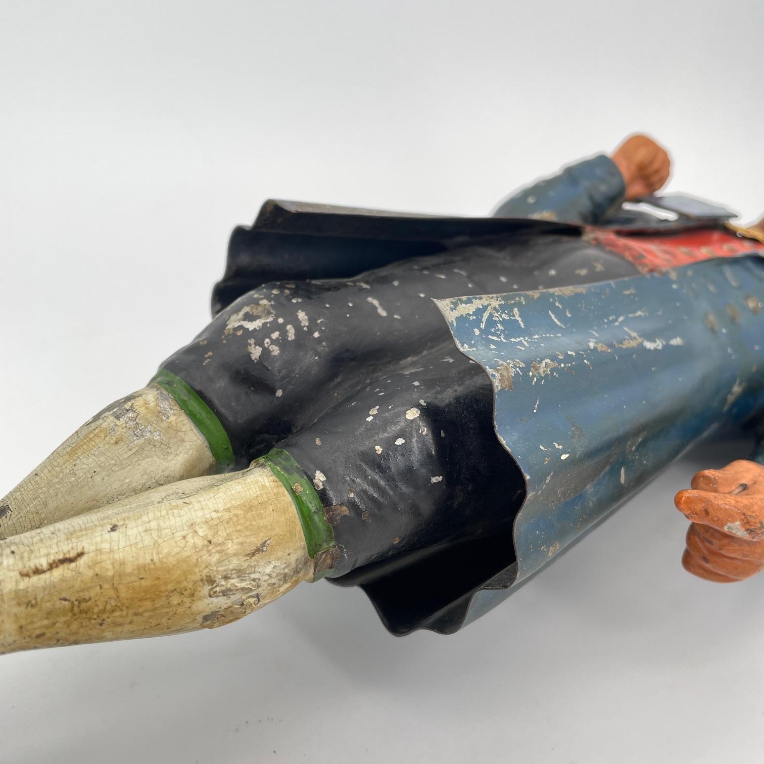 Figurine de gentilhomme colonial en étain peint en polychromie à l'étole tyrolienne des années 1820 en vente 1