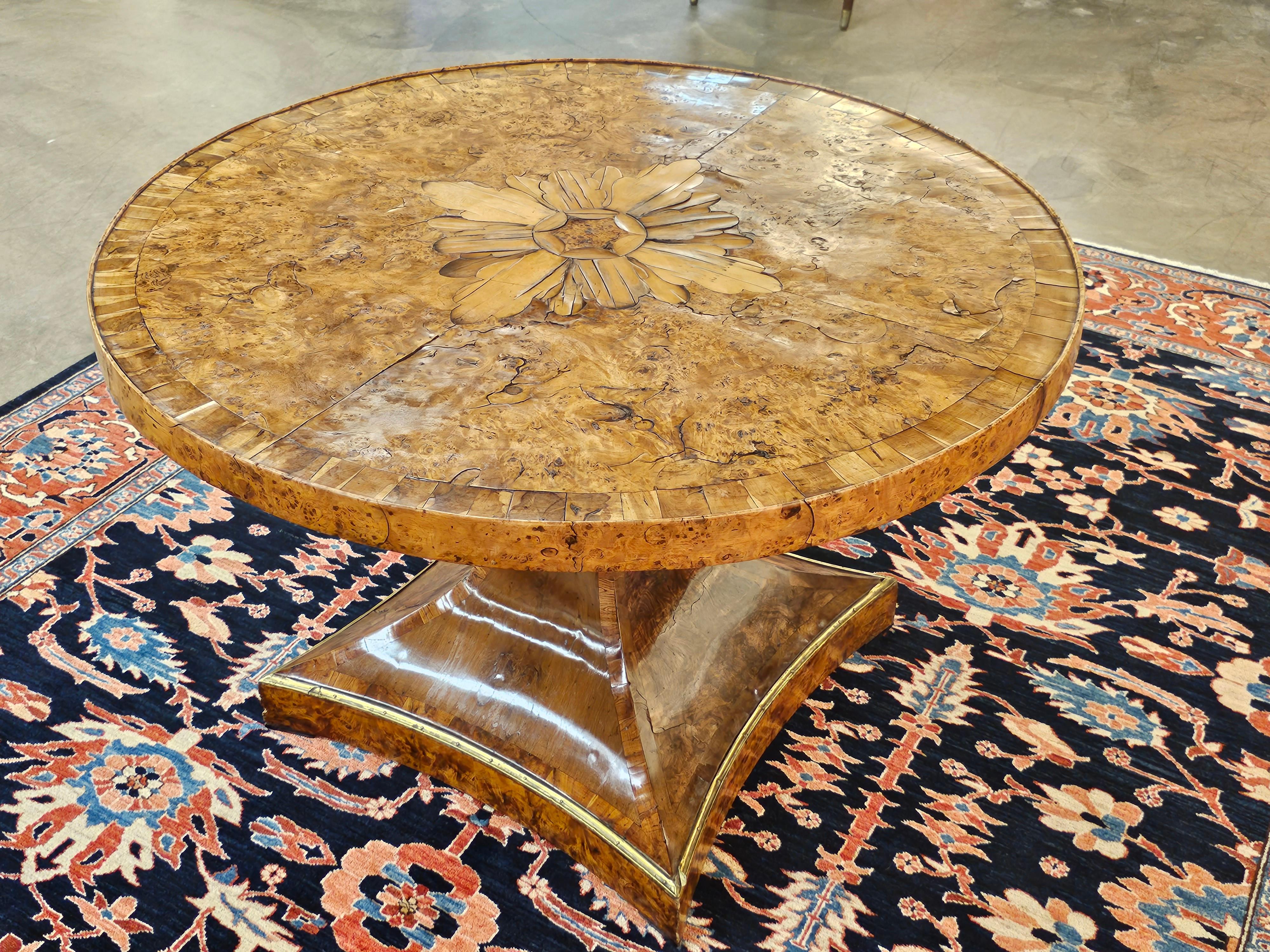 1820s Biedermeier Brass Mounted Carelian Birch and Marquetry Center Table For Sale 6