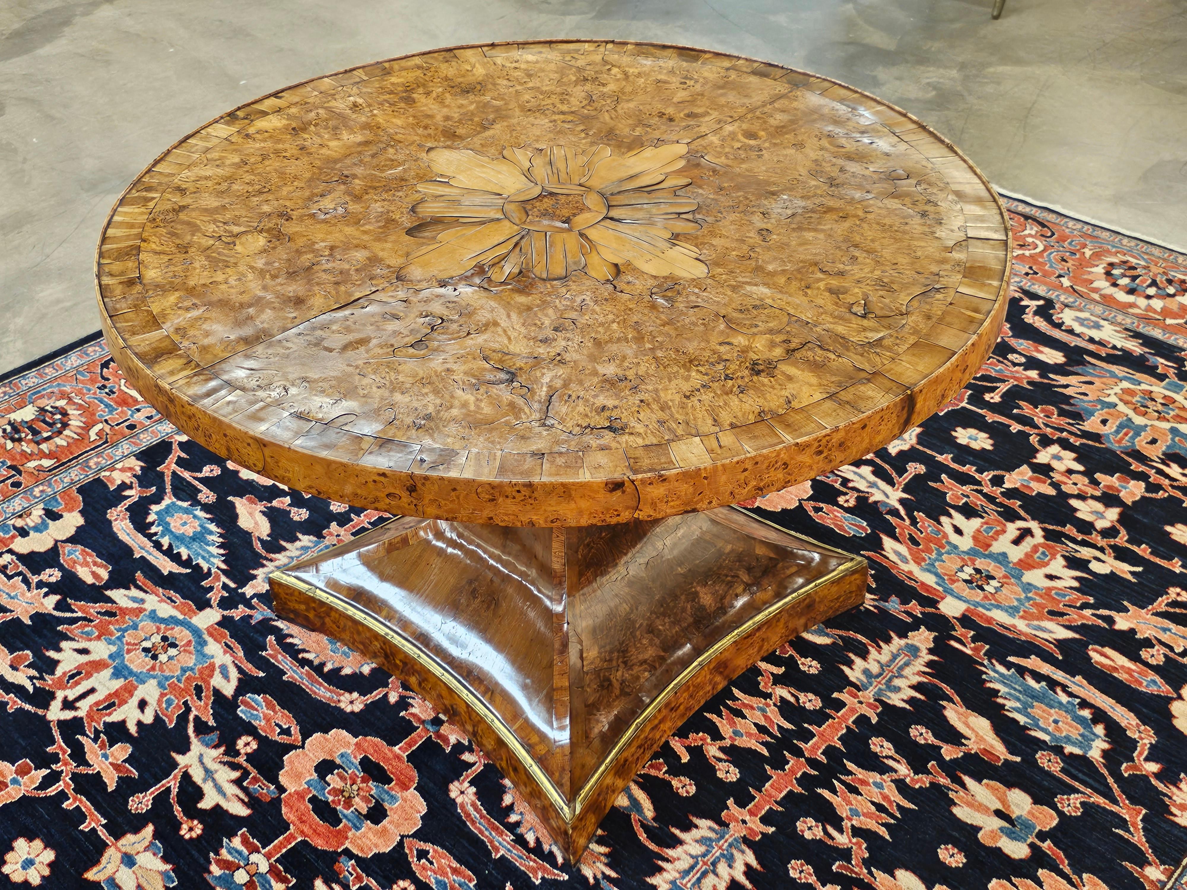 1820s Biedermeier Brass Mounted Carelian Birch and Marquetry Center Table For Sale 7