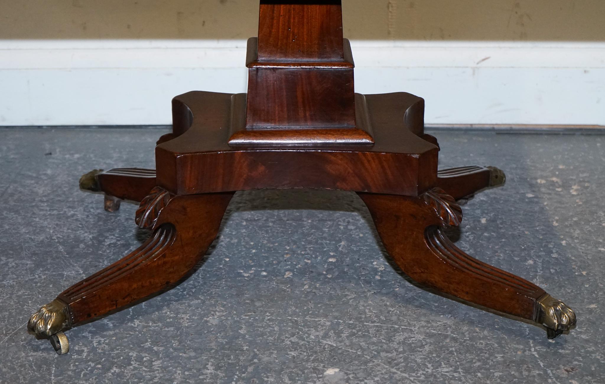 1820er RESTORIERTES ENGLISCHES ANTIQUE PEDESTAL PEMBROKE DROP LEAF TABLE WITH DRAWER im Angebot 6