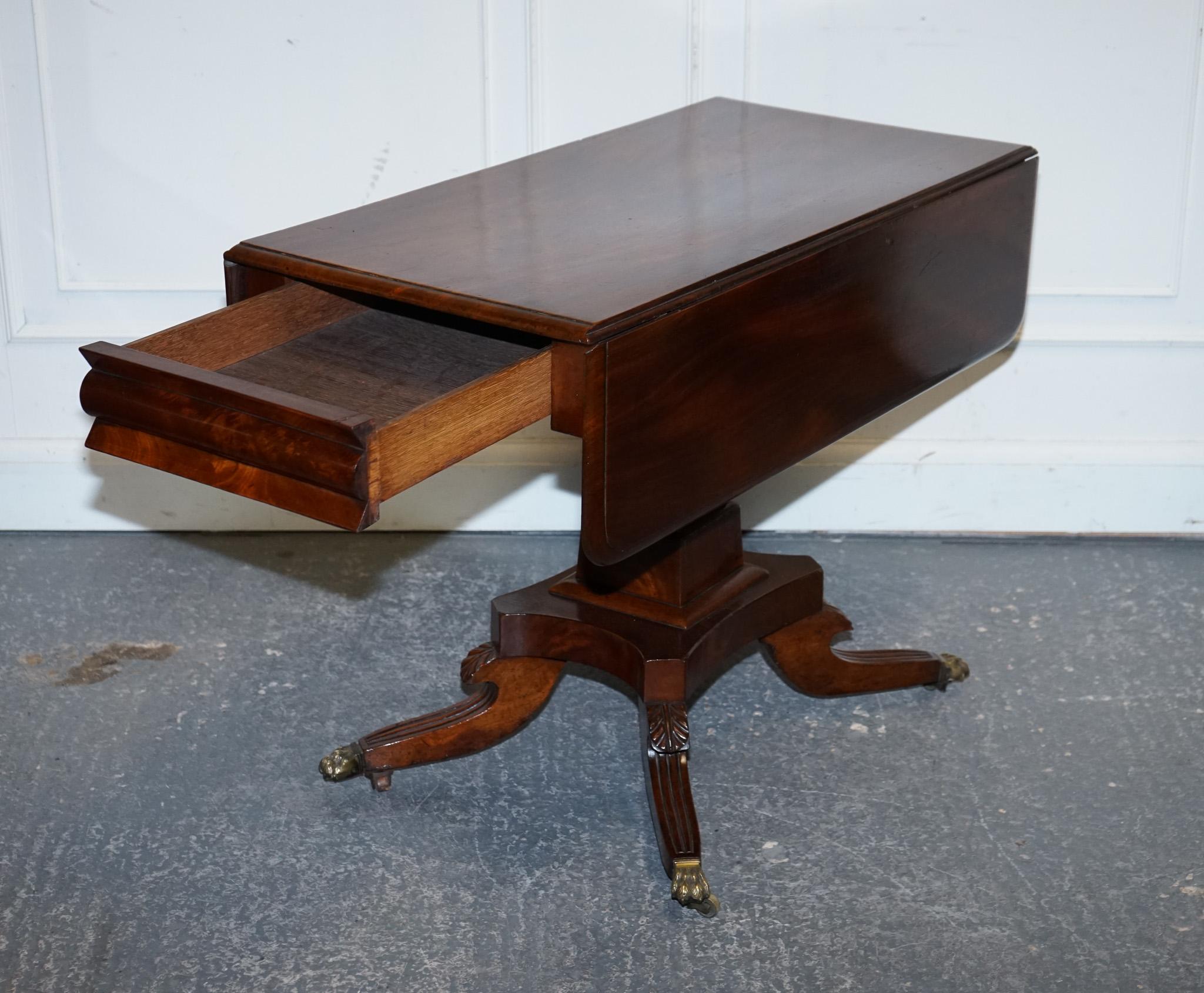 1820er RESTORIERTES ENGLISCHES ANTIQUE PEDESTAL PEMBROKE DROP LEAF TABLE WITH DRAWER im Angebot 8