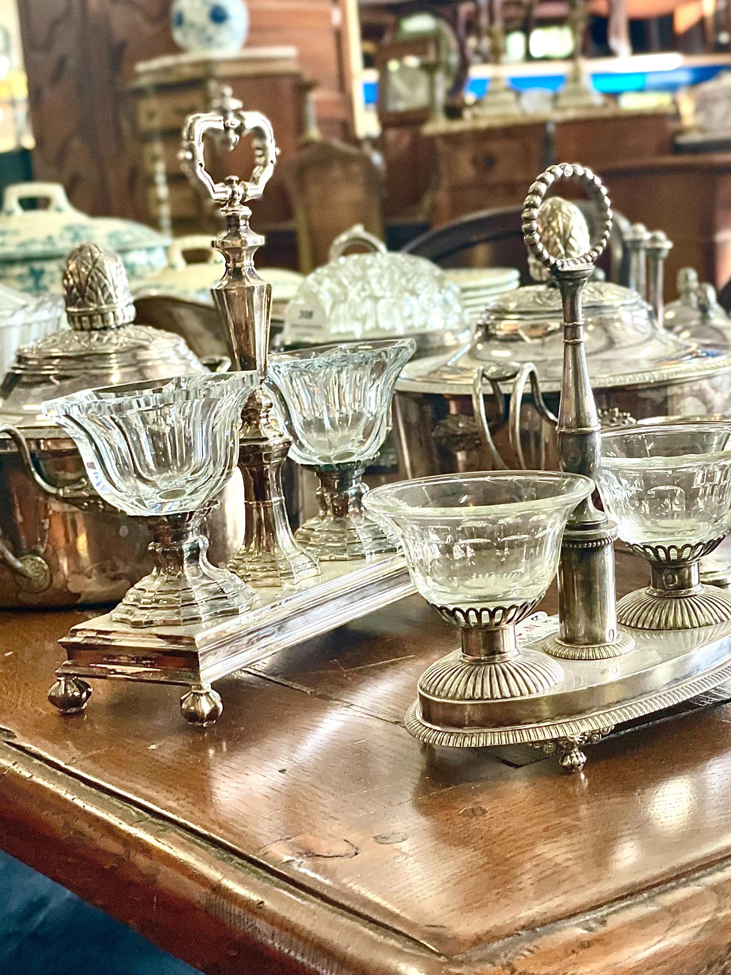 Salero doble de plata y cristal de la década de 1820 en venta 7