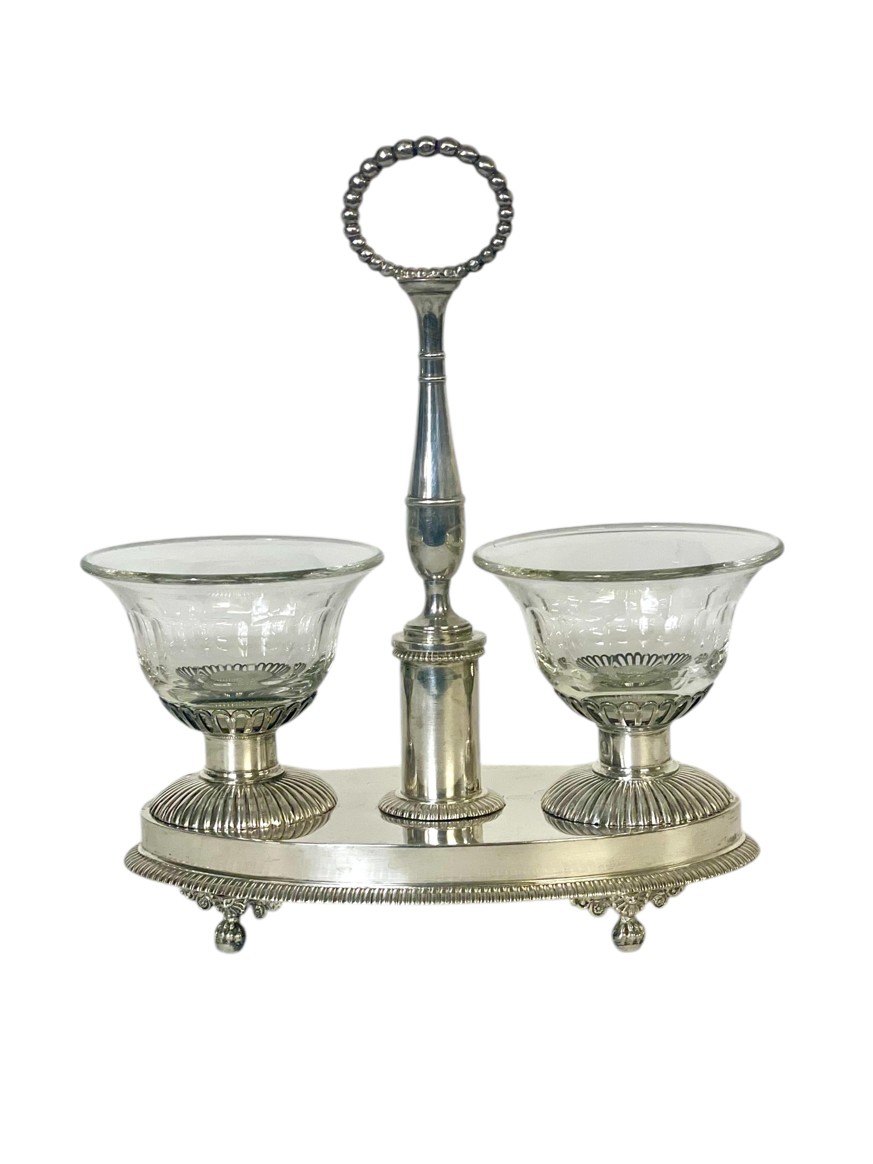 Salero doble de plata y cristal de la década de 1820 siglo XIX en venta