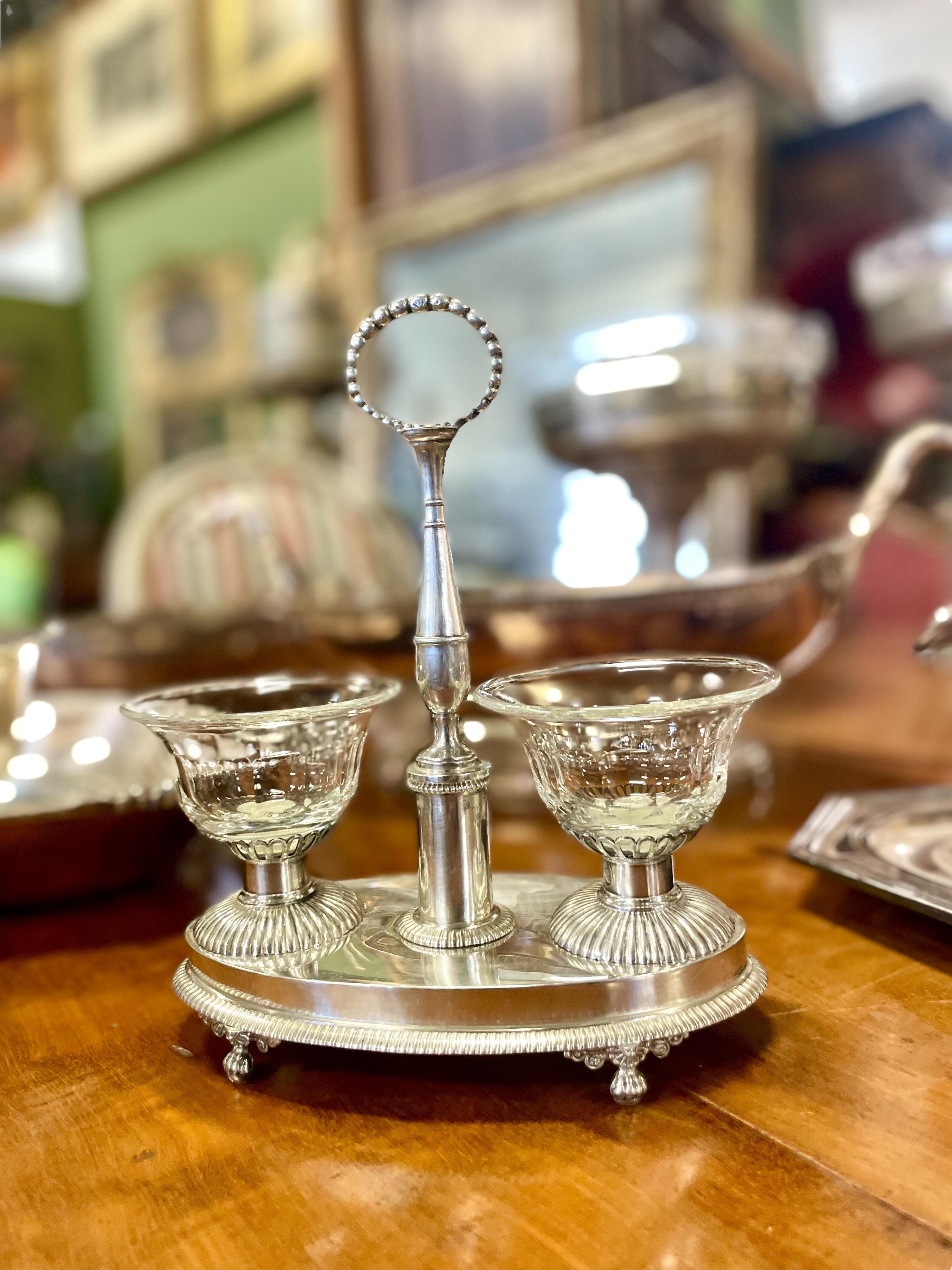 Salero doble de plata y cristal de la década de 1820 Plata esterlina en venta