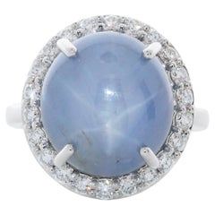 Anello di moda con zaffiro a stella e diamante rotondo da 18,21 carati di peso cabochon in WG 18K