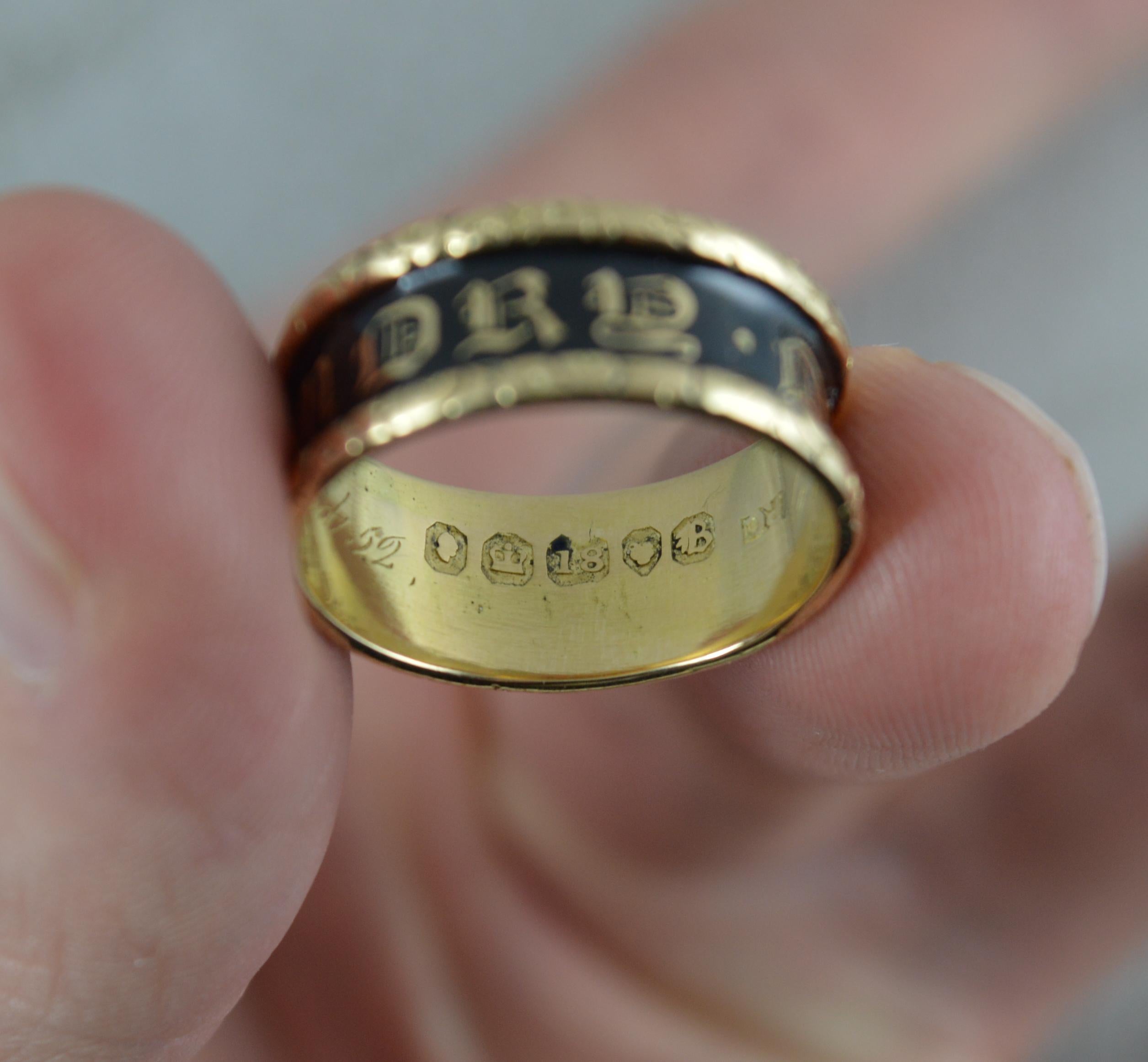 1824 William IV 18 Carat Gold and Enamel in Memory of Mourning Band Ring In Good Condition In St Helens, GB