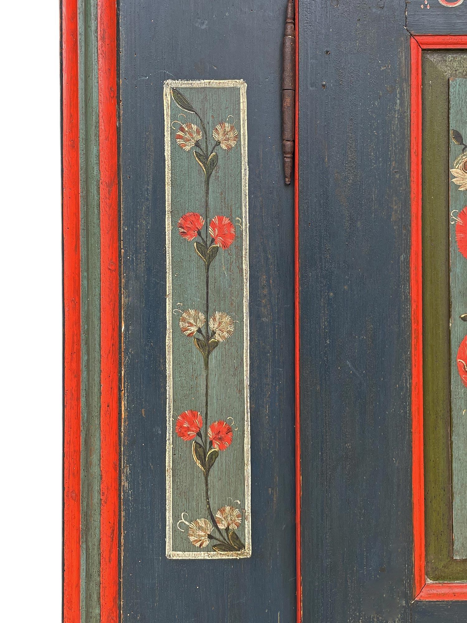1825 Blue Floral Painted Cabinet - European Alps in vendita 8