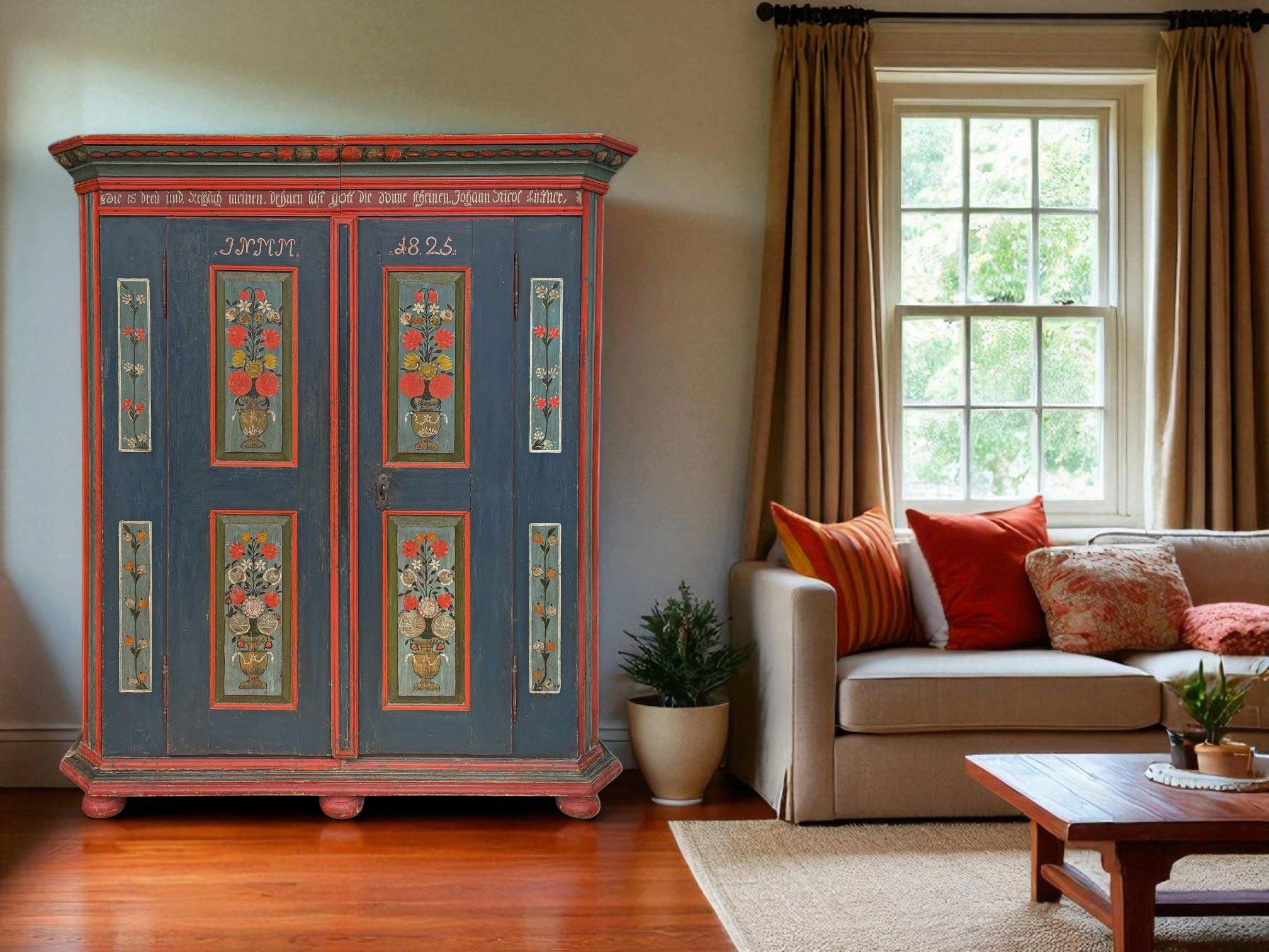 Austrian 1825 Blue Floral Painted Cabinet - European Alps in vendita