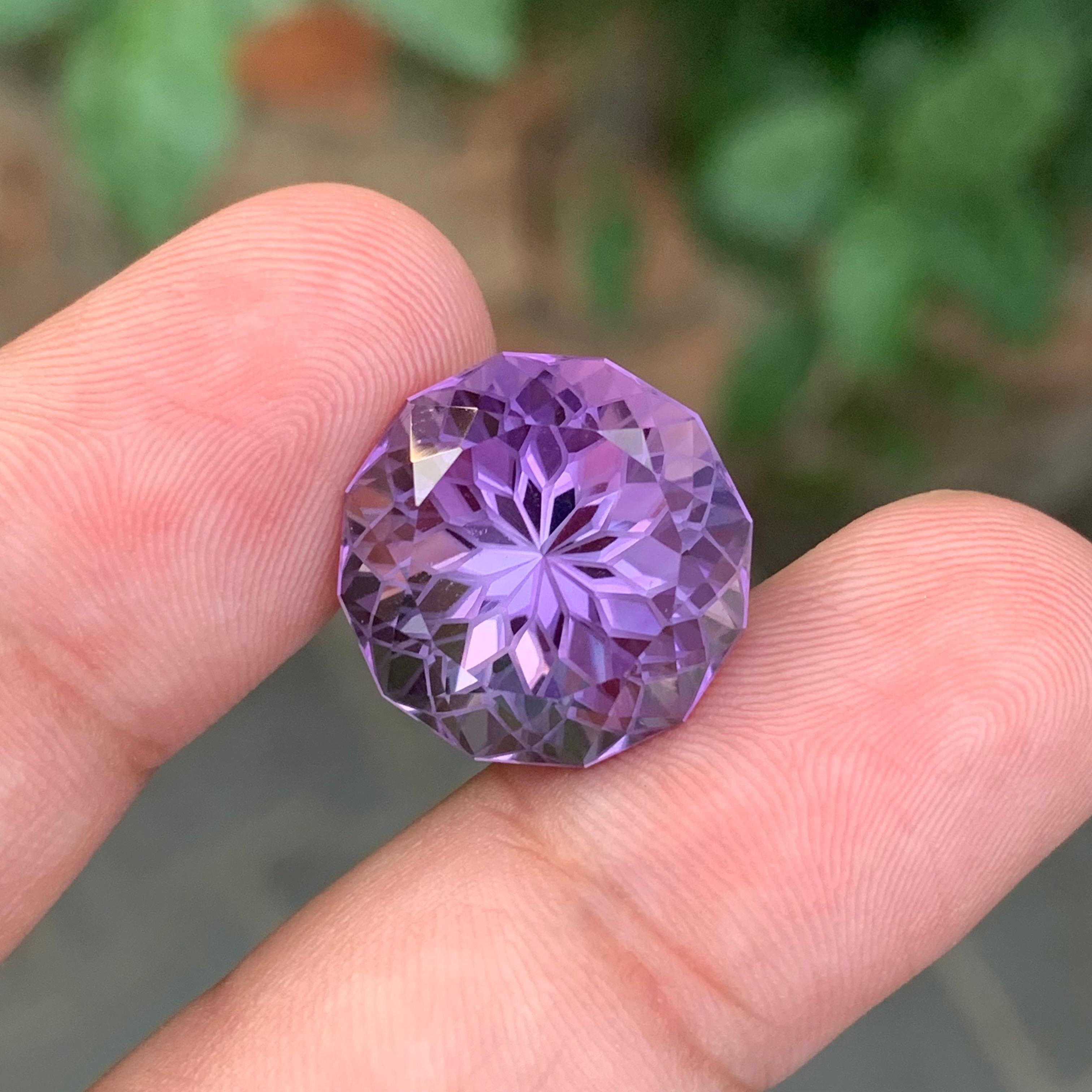 18.25 Carat Natural Loose Amethyst Round Flower Cut Gemstone In New Condition For Sale In Peshawar, PK