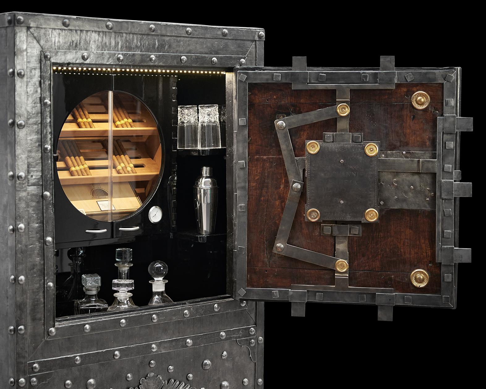 1825 Italienisch Schmiedeeisen beschlagene antike Safe Zigarren Humidor Dry Bar Kabinett 5
