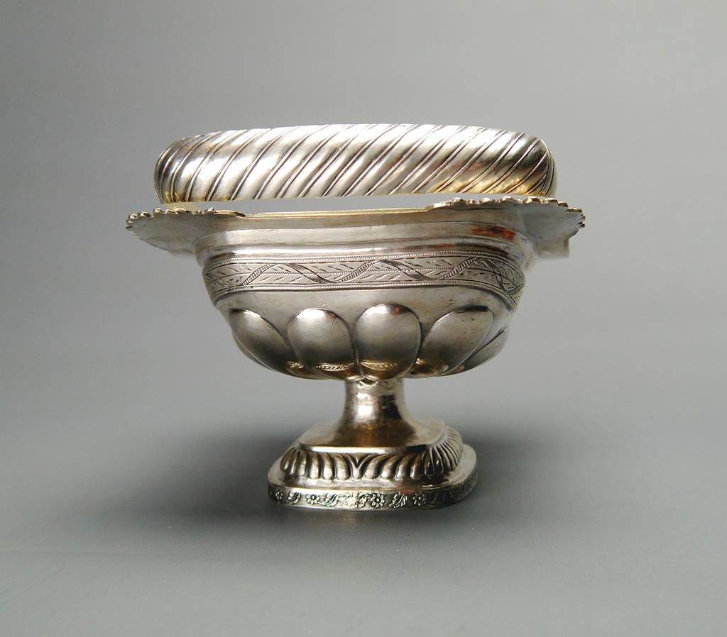1826 Antique Panier russe Candy Dish solide 84 Silver / 288 gr en vente 1